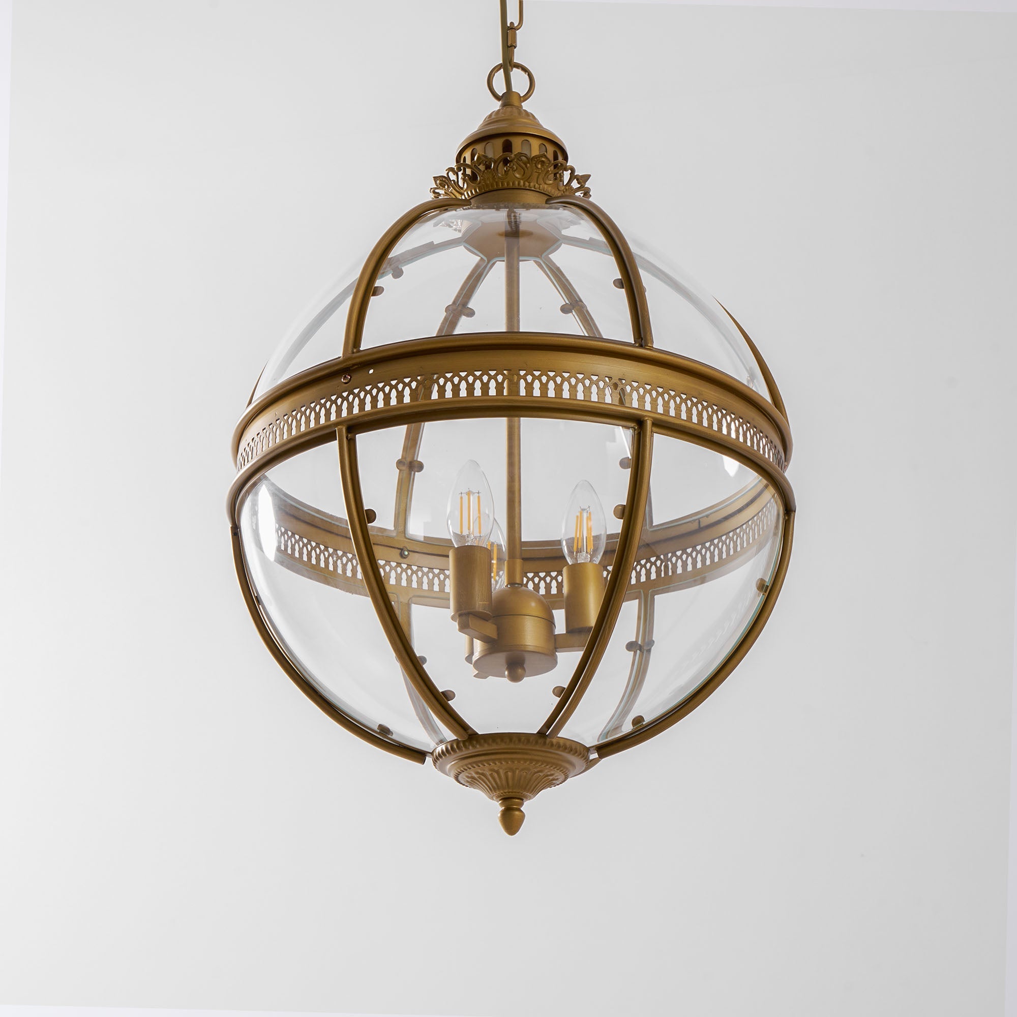 Suspension Baroque Avec Abat-Jours En Verre Et Finition Dorée – Lustre Design Luxe 3 Lumières | Restfield