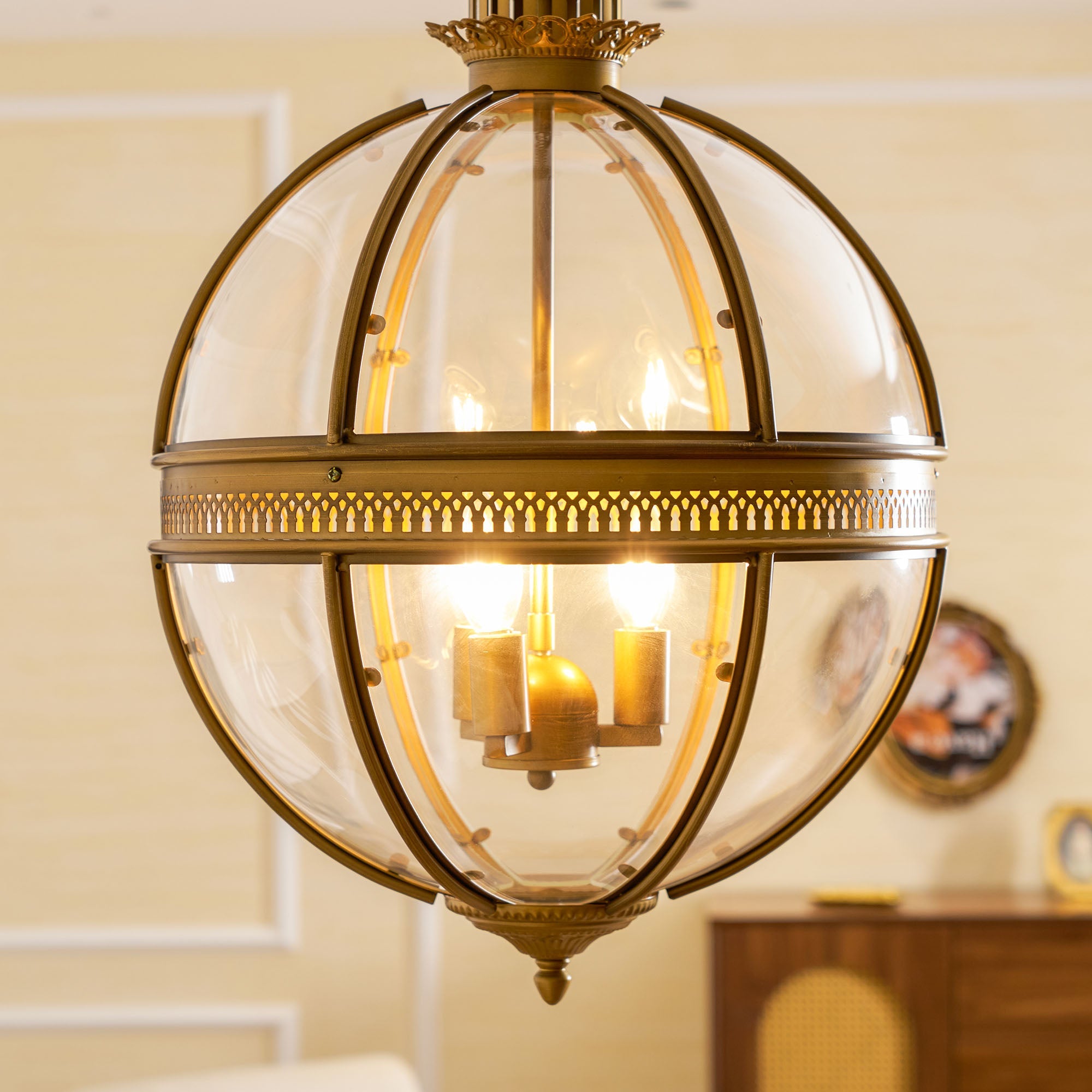 Suspension Baroque Avec Abat-Jours En Verre Et Finition Dorée – Lustre Design Luxe 3 Lumières | Restfield