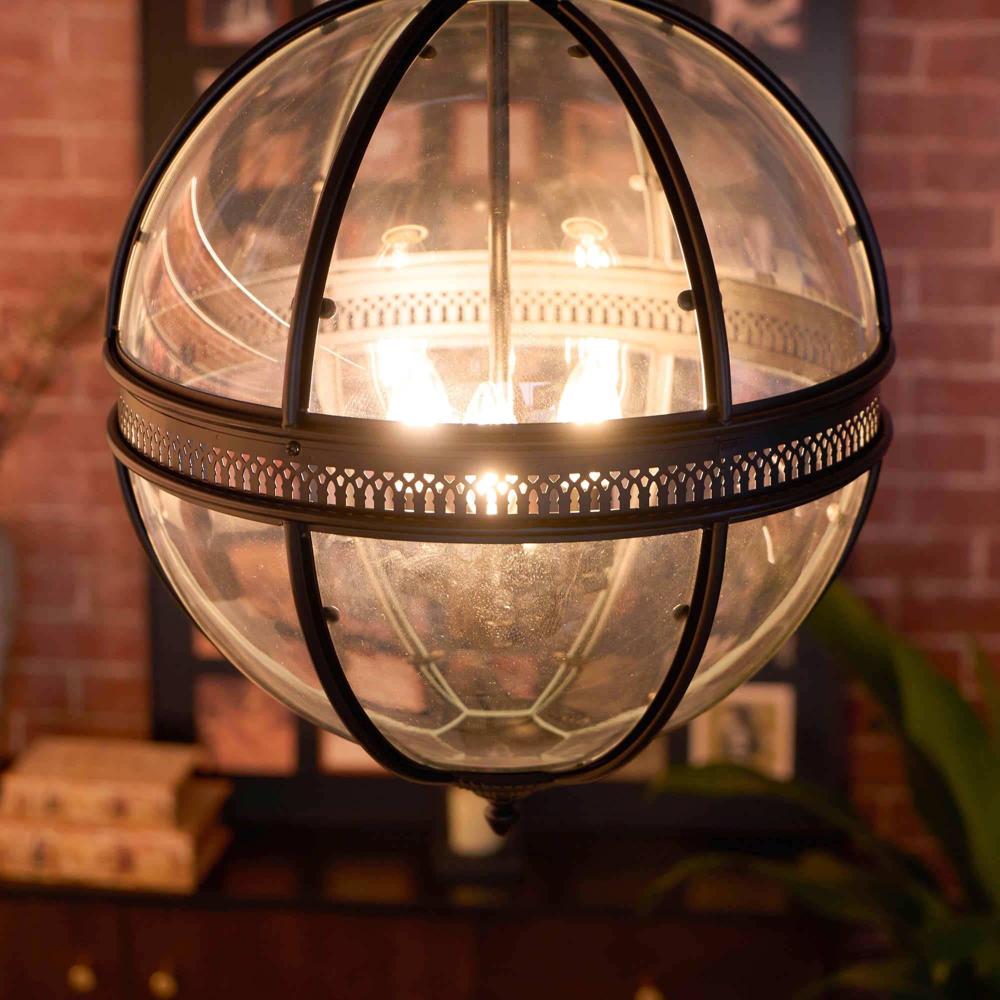 Suspension Baroque Avec Abat-Jours En Verre Et Finition Dorée – Lustre Design Luxe 3 Lumières | Restfield