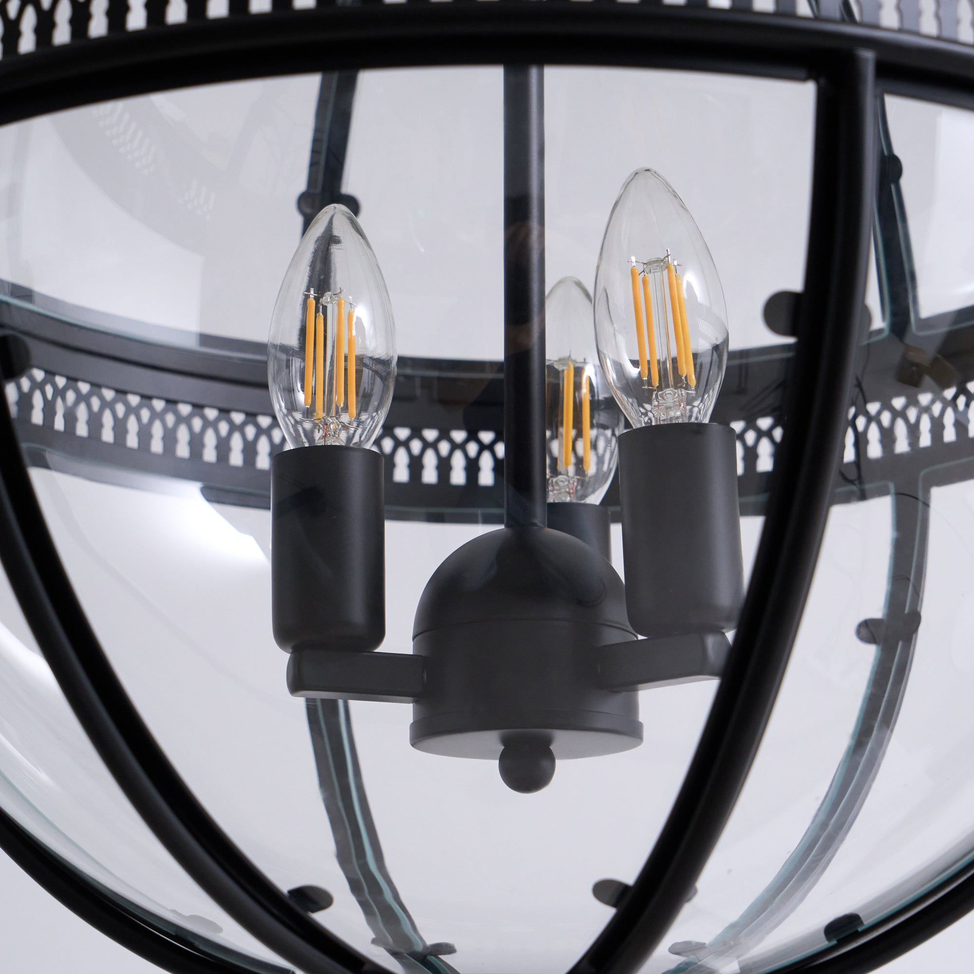 Suspension Baroque Avec Abat-Jours En Verre Et Finition Dorée – Lustre Design Luxe 3 Lumières | Restfield