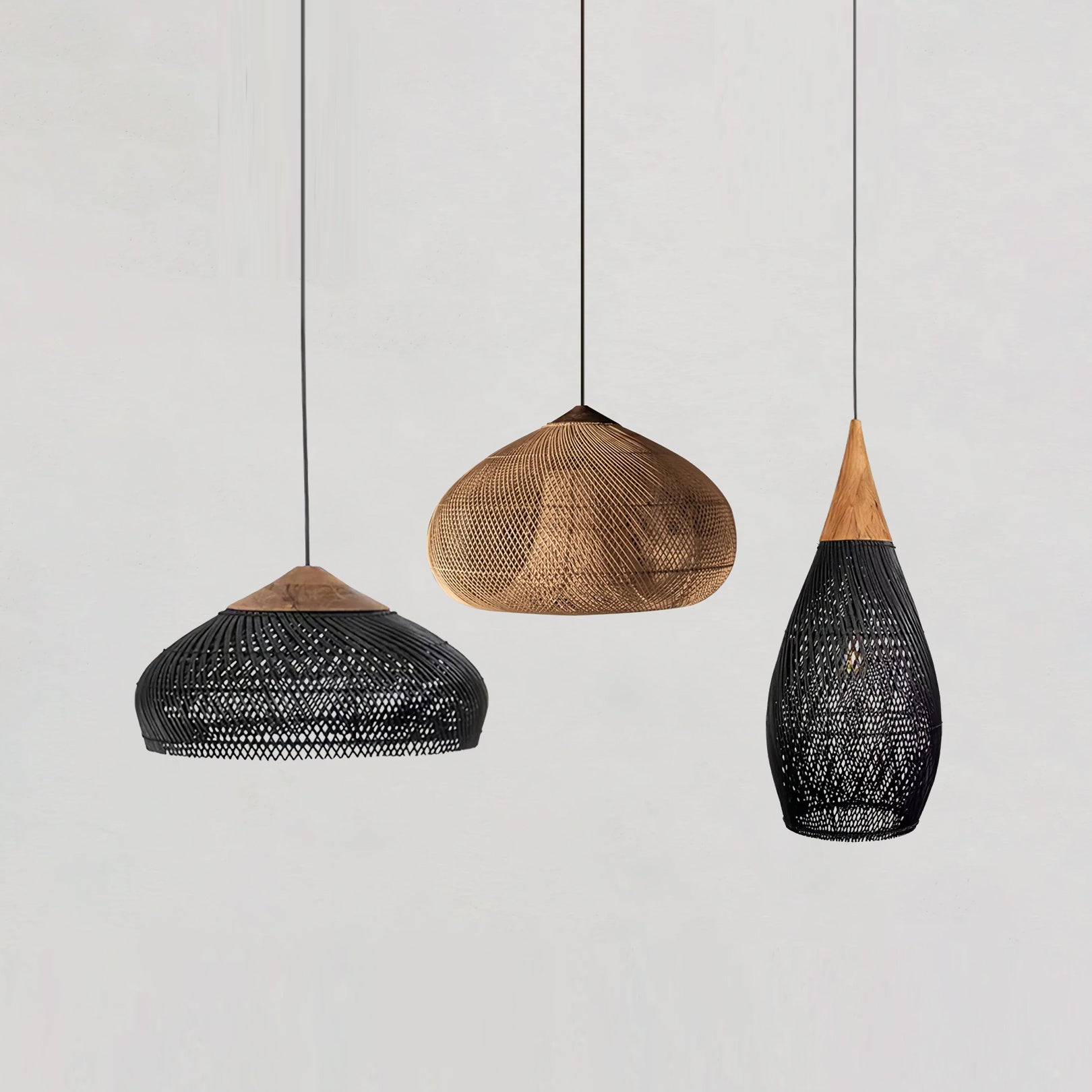 Handgevlochten Rotan Hanglamp – Javaanse Vlechtkunst in 4 Vormen & 3 Maten – Naturel of Zwart Rotan – E26/E27 Fitting – Scandinavisch Woonlicht | Sansoti