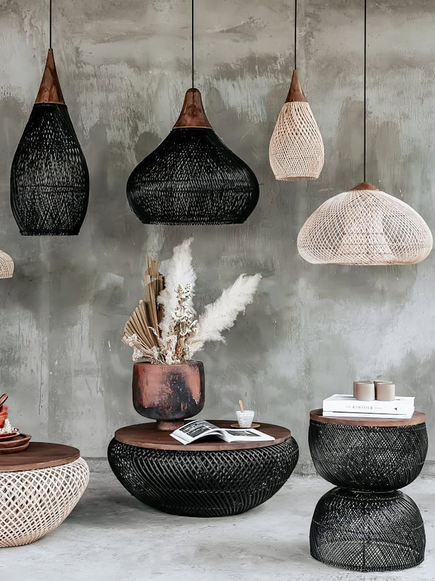 Handgevlochten Rotan Hanglamp – Javaanse Vlechtkunst in 4 Vormen & 3 Maten – Naturel of Zwart Rotan – E26/E27 Fitting – Scandinavisch Woonlicht | Sansoti