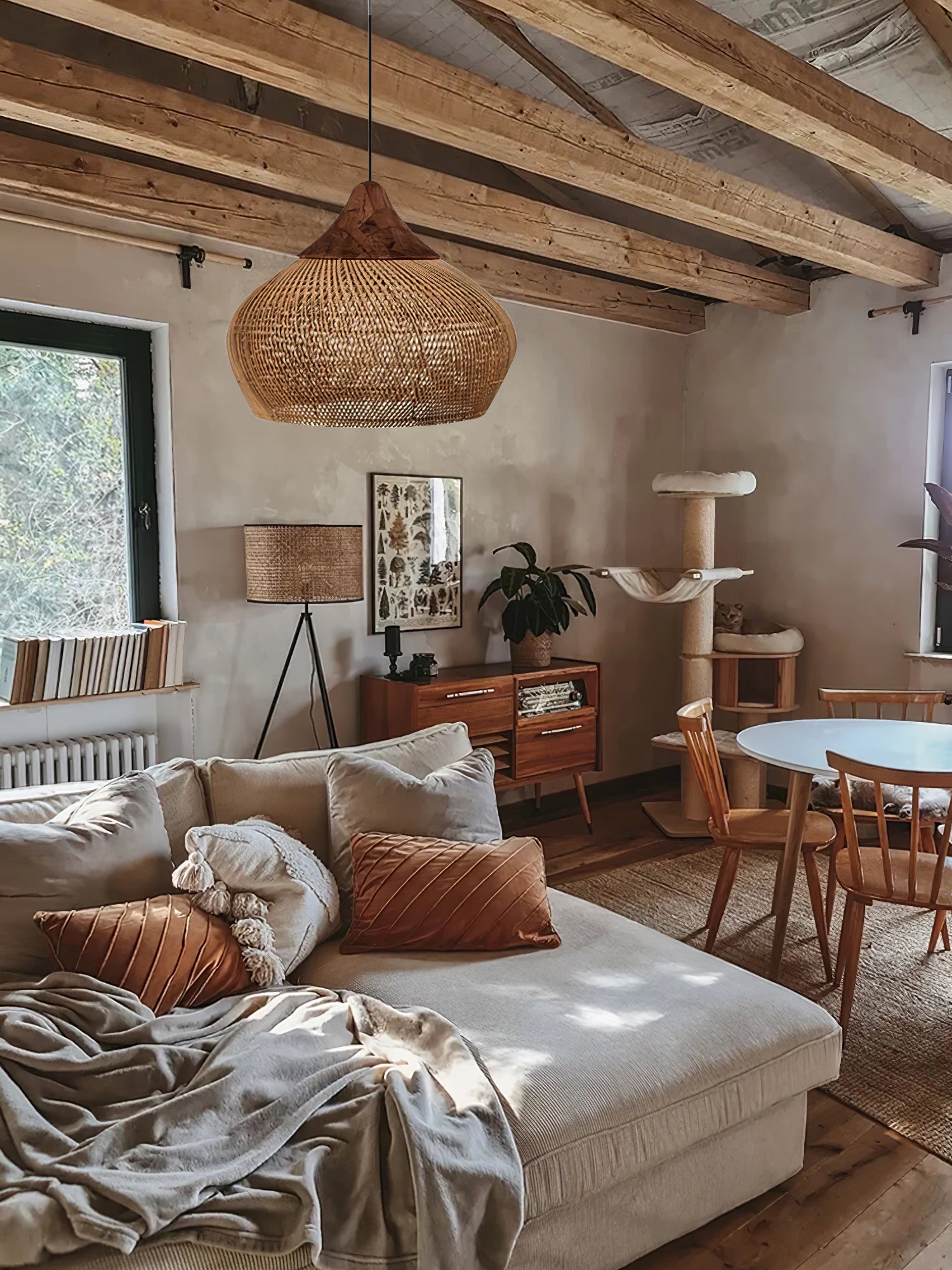 Handgevlochten Rotan Hanglamp – Javaanse Vlechtkunst in 4 Vormen & 3 Maten – Naturel of Zwart Rotan – E26/E27 Fitting – Scandinavisch Woonlicht | Sansoti