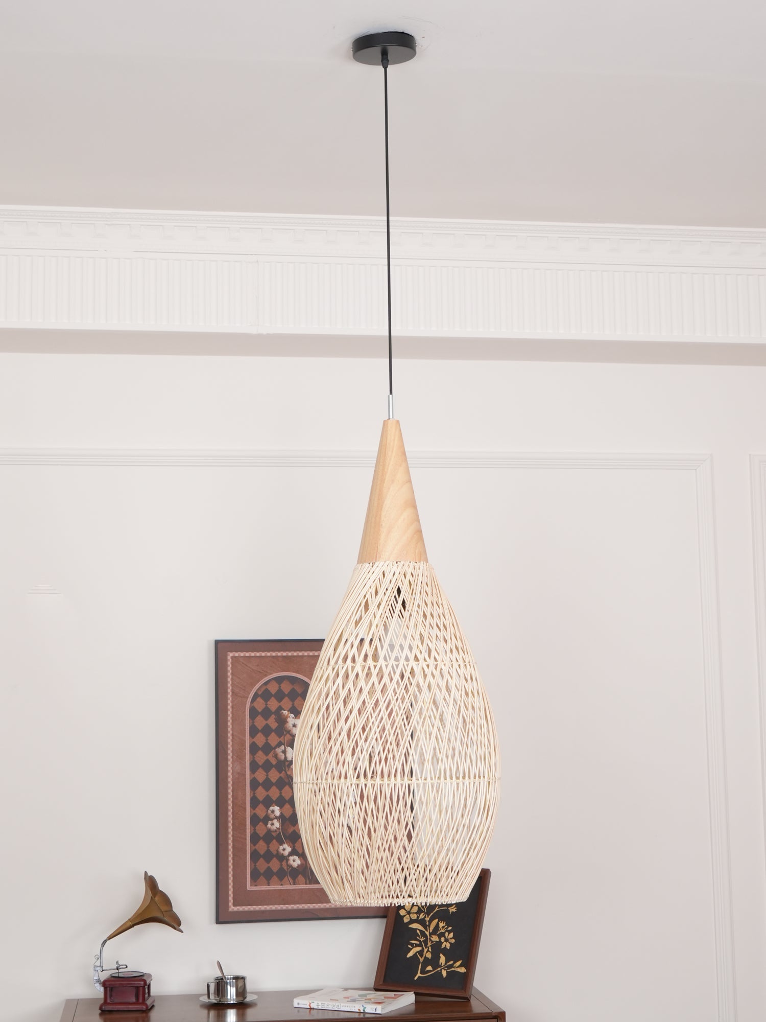Handgevlochten Rotan Hanglamp – Javaanse Vlechtkunst in 4 Vormen & 3 Maten – Naturel of Zwart Rotan – E26/E27 Fitting – Scandinavisch Woonlicht | Sansoti