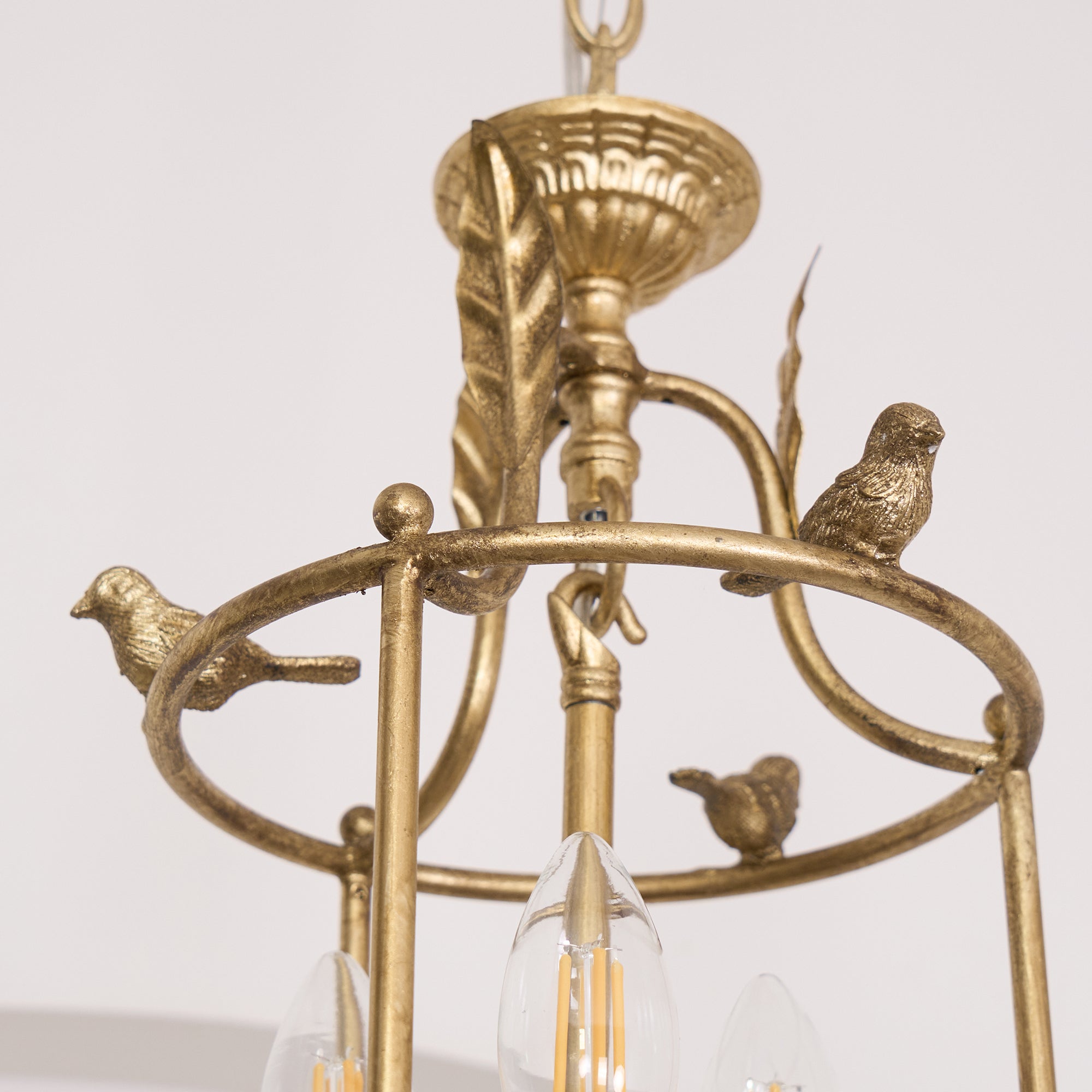 Barocke Laternen-Hängeleuchte mit Vogel- und Blattdetails – Klassische 3-flammige Deckenleuchte in Gold oder Bronze | Restfield