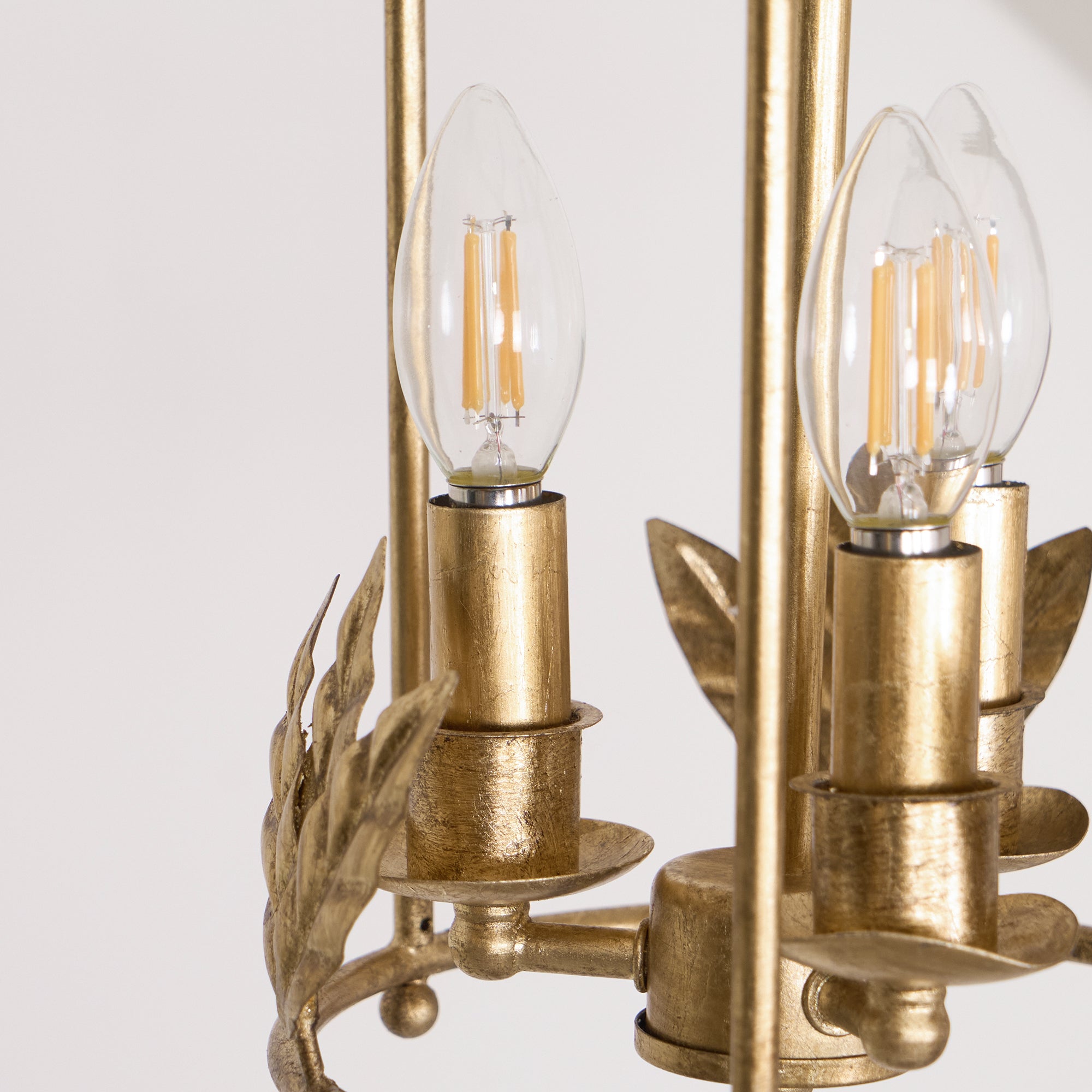 Barocke Laternen-Hängeleuchte mit Vogel- und Blattdetails – Klassische 3-flammige Deckenleuchte in Gold oder Bronze | Restfield