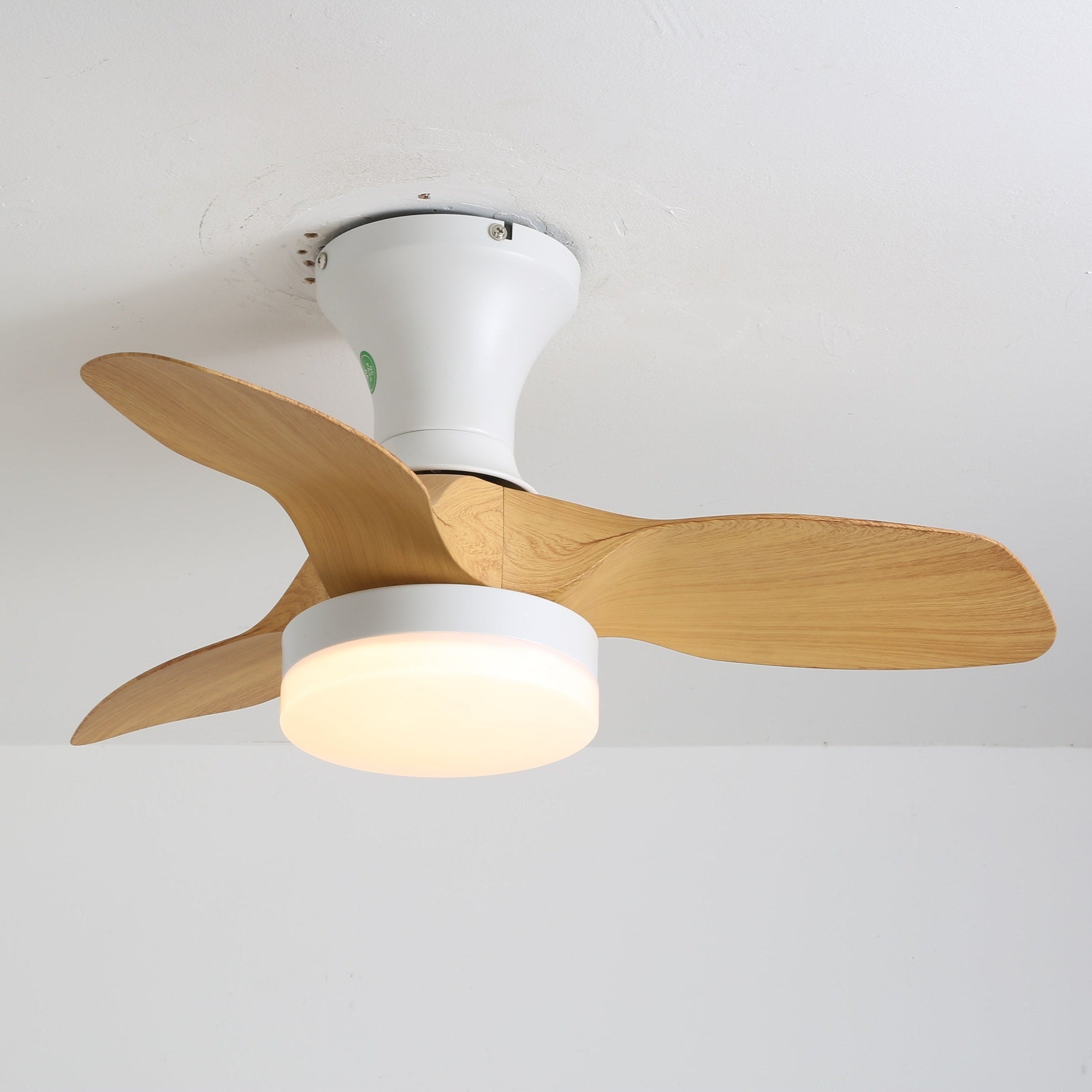 Scandinavian Ceiling Fan with Lighting – Minimalist Fan Lamp in Wood and White | Sansoti