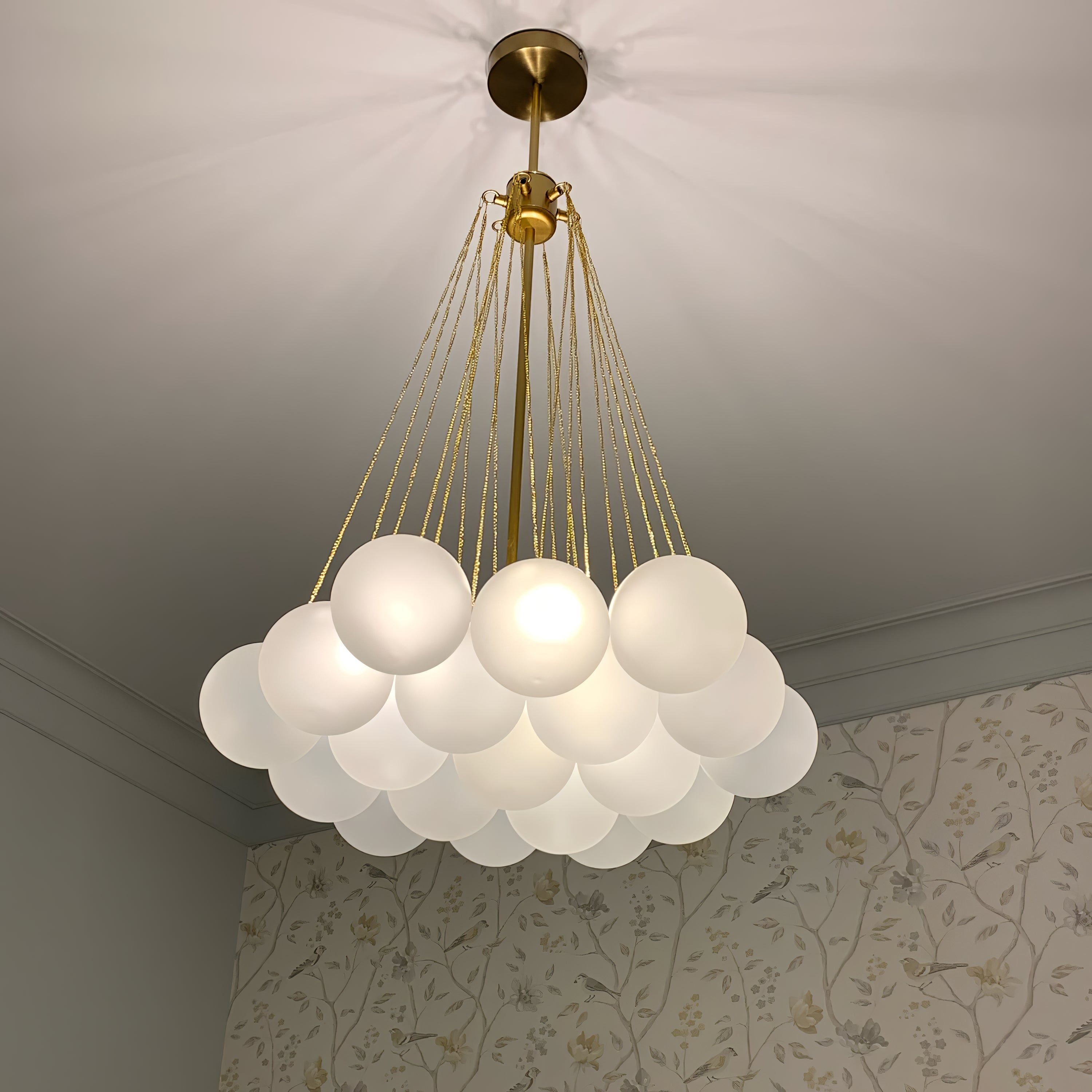 Handbewerkte Glazen Bollenkandelaar met Natuurlijke Lichtverstrooiing – Elegante 19th-Century Glastechniek voor Warme Sfeer | Sansoti