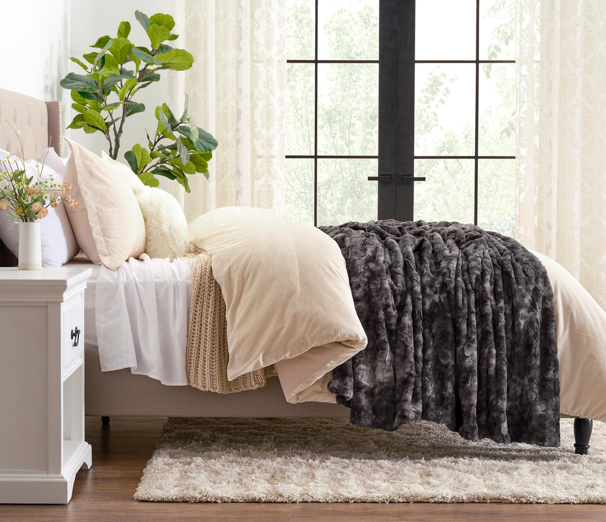 Double-Sided Throw with Wolf Design Faux Fur Luxury Fleece Living Room Bedroom Large Size Decorative | Sansoti