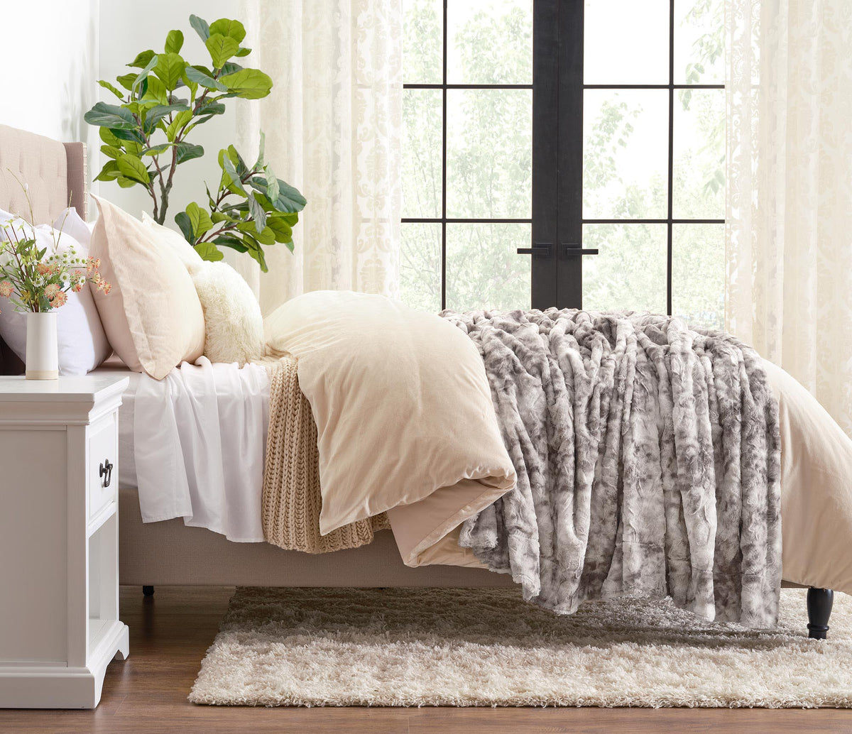 Double-Sided Throw with Wolf Design Faux Fur Luxury Fleece Living Room Bedroom Large Size Decorative | Sansoti