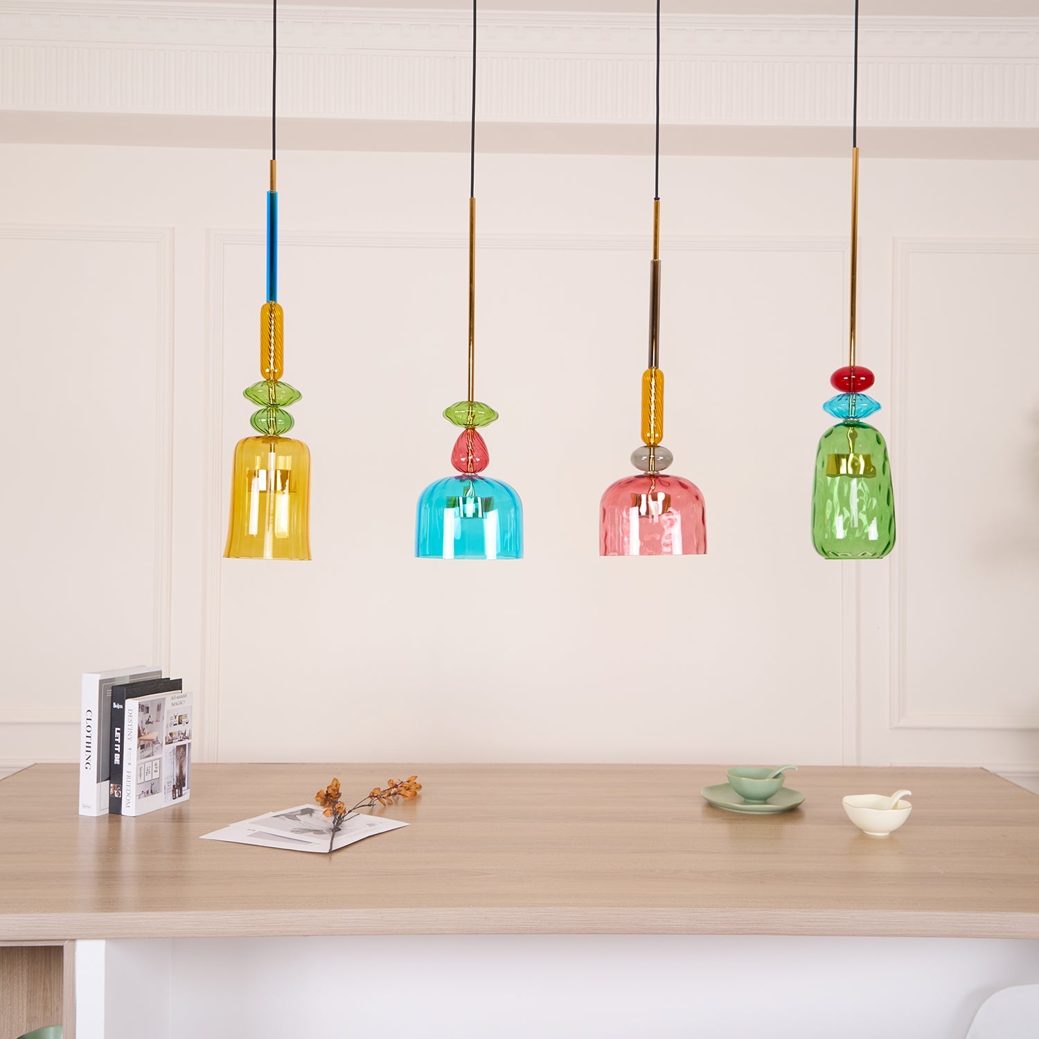 Glazen Hanglamp met Gekleurde Kap – Scandinavisch Verlichtingsdesign met Geïntegreerde LED – Macaron Jar Pendant Light | Sansoti