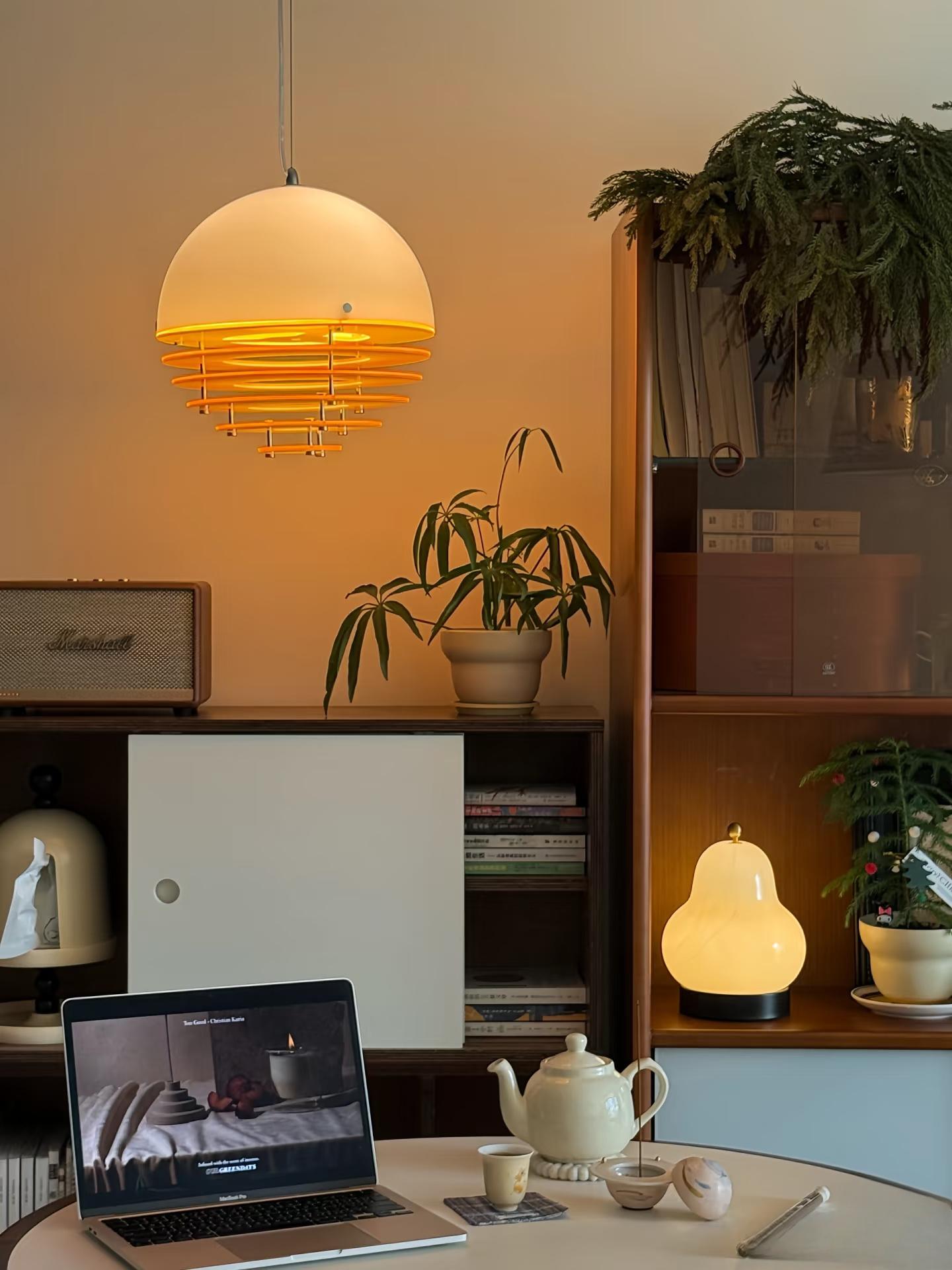 Stijlvolle Hanglamp Bauhaus Design Oranje-Wit Sfeerverlichting voor Moderne Interieurs | Sansoti