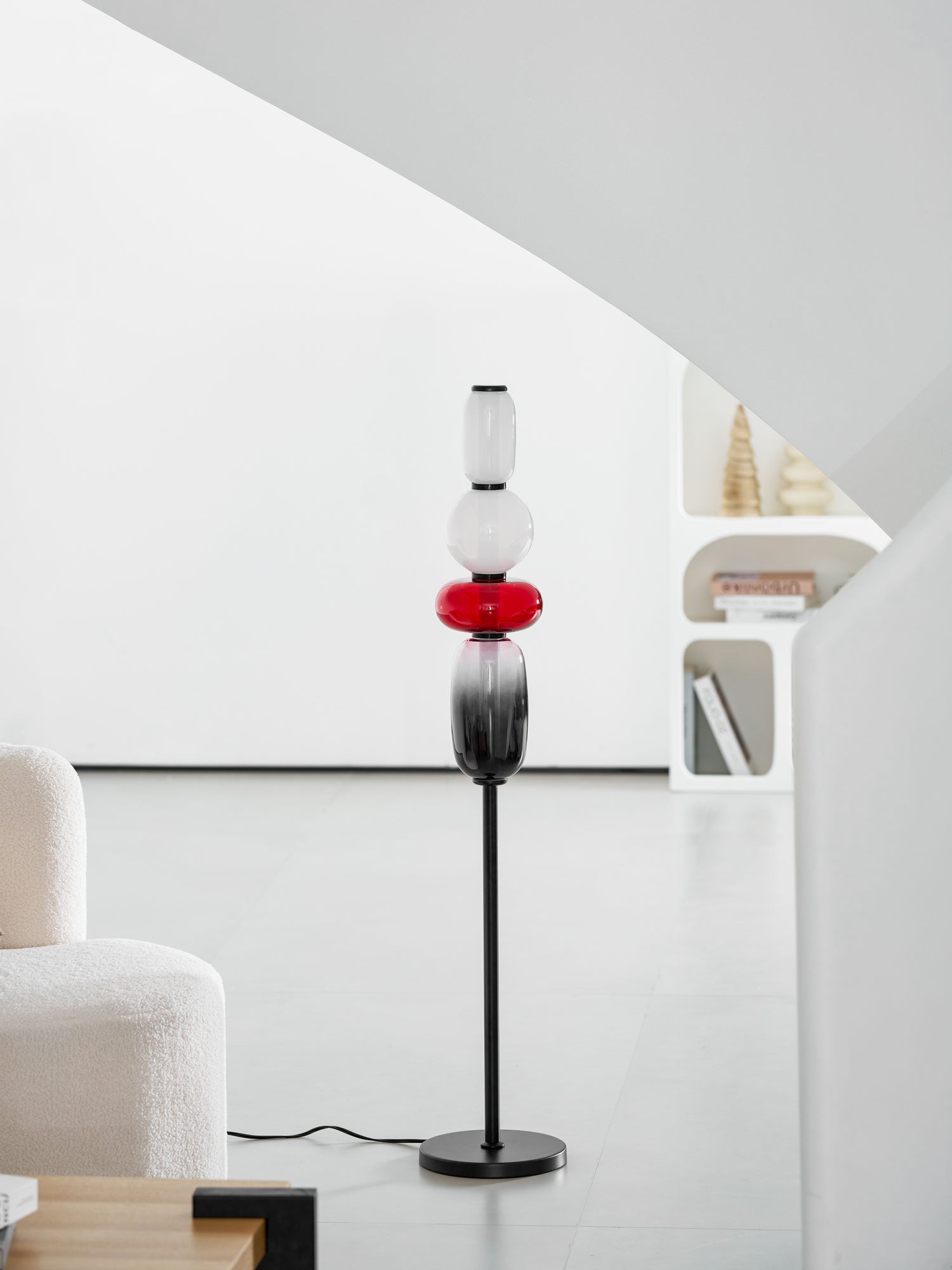 Handgeblazen Glazen Vloerlamp met Artistieke Glasclusters – Decoratief Stijlicoon met Geïntegreerde LED – Verkrijgbaar in Twee Hoogtes | Sansoti