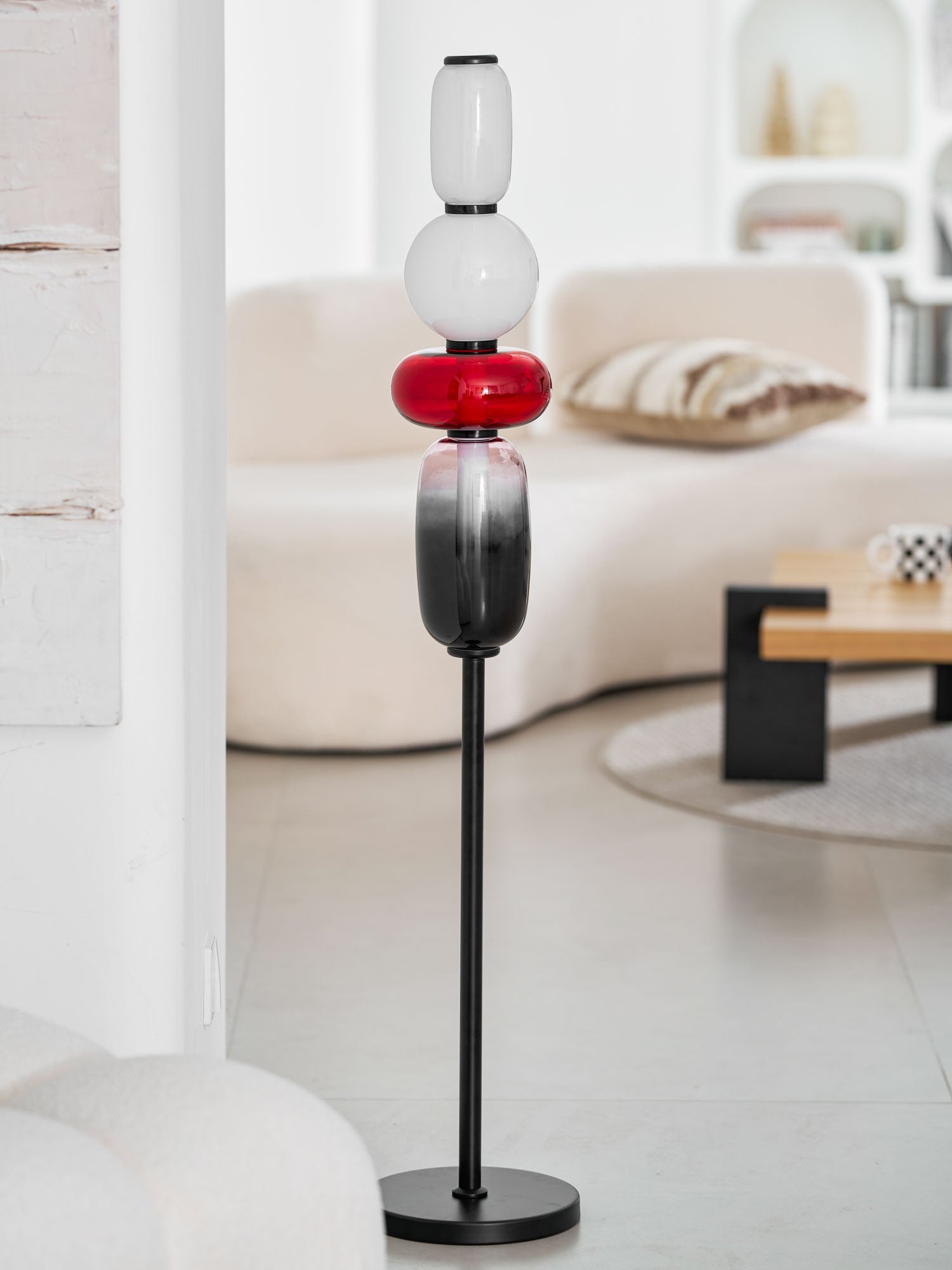 Handgeblazen Glazen Vloerlamp met Artistieke Glasclusters – Decoratief Stijlicoon met Geïntegreerde LED – Verkrijgbaar in Twee Hoogtes | Sansoti