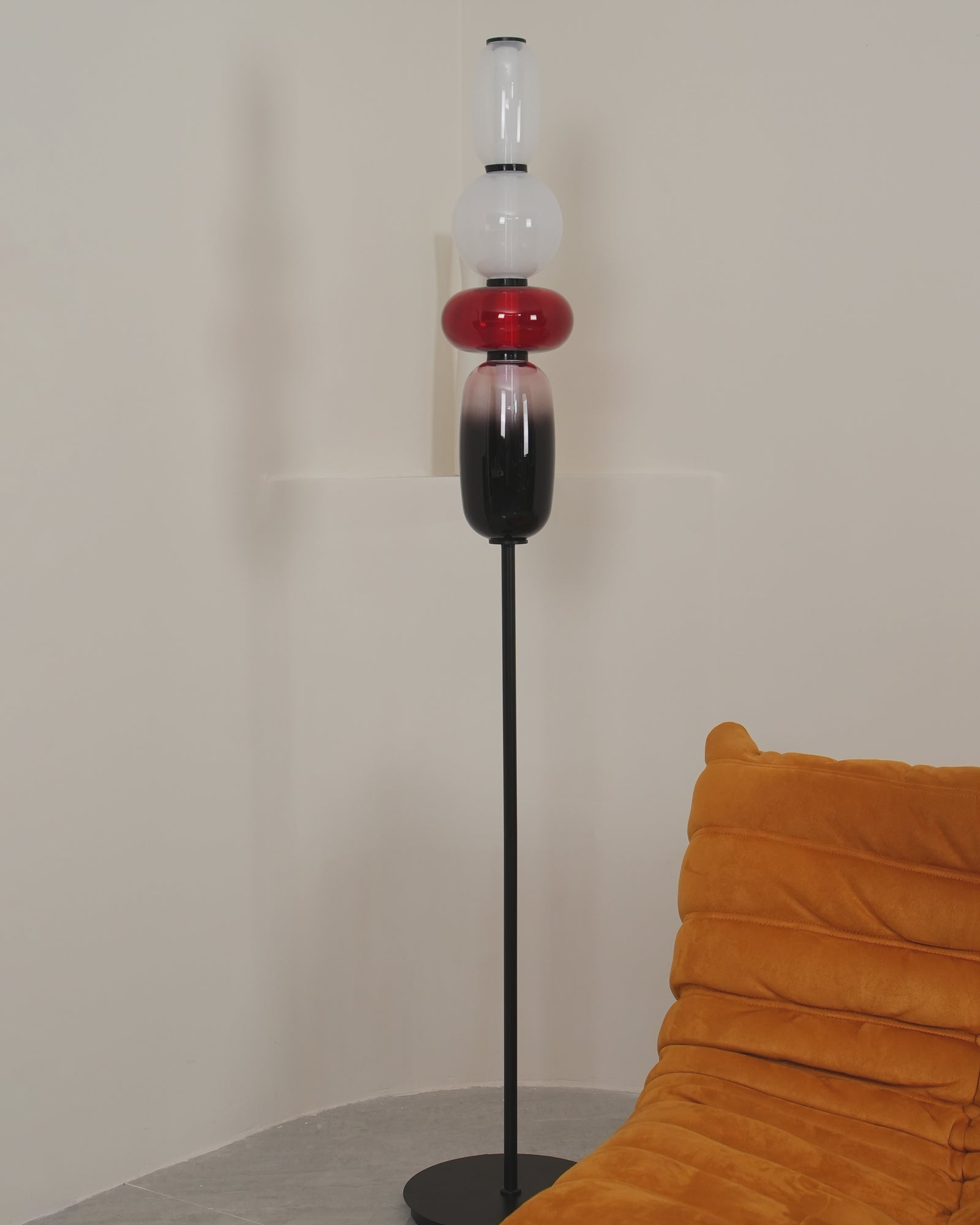 Handgeblazen Glazen Vloerlamp met Artistieke Glasclusters – Decoratief Stijlicoon met Geïntegreerde LED – Verkrijgbaar in Twee Hoogtes | Sansoti