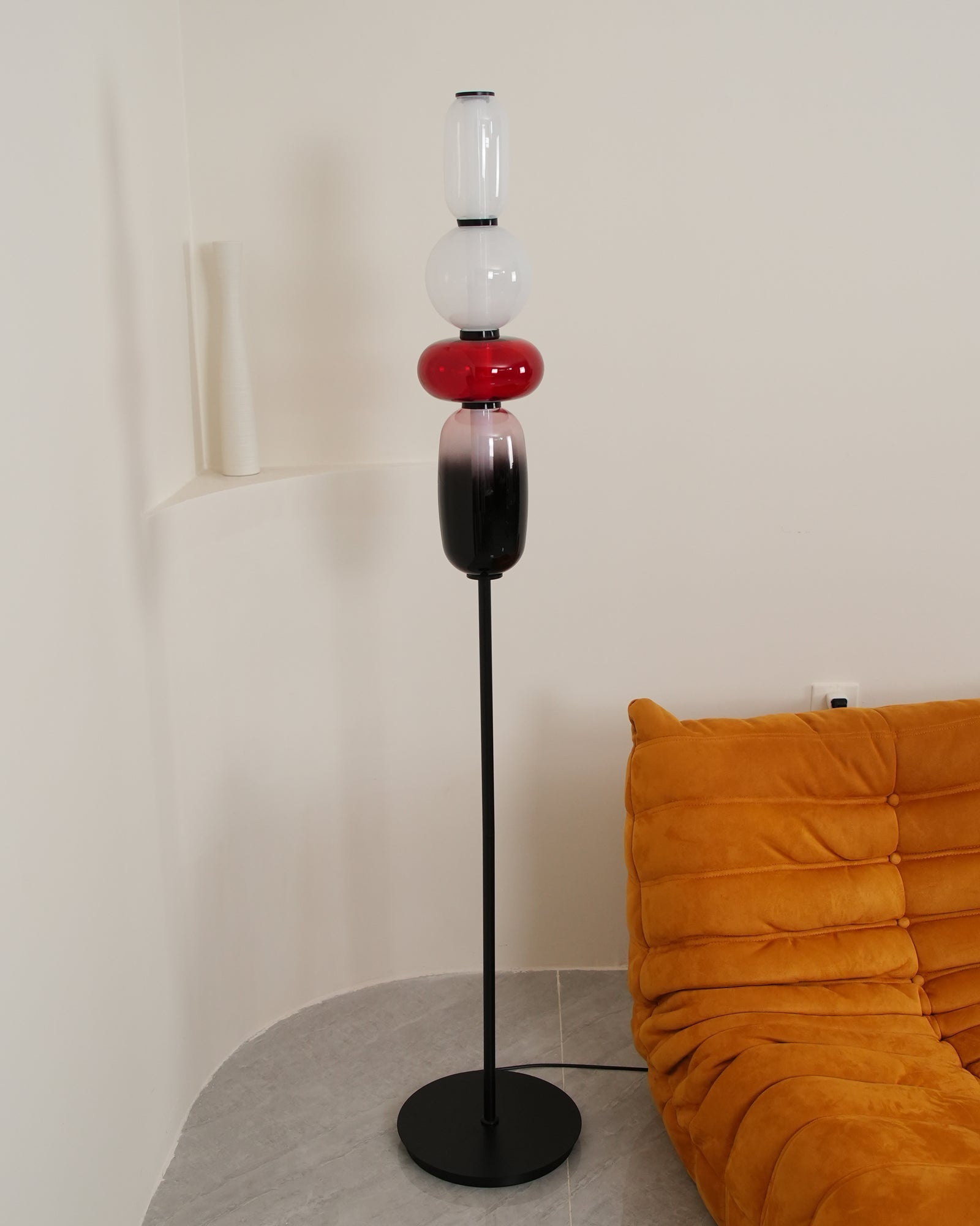 Handgeblazen Glazen Vloerlamp met Artistieke Glasclusters – Decoratief Stijlicoon met Geïntegreerde LED – Verkrijgbaar in Twee Hoogtes | Sansoti