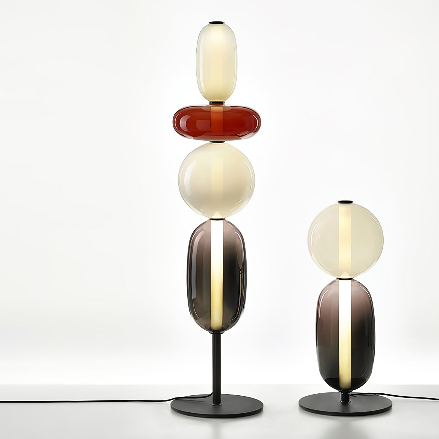 Handgeblazen Glazen Vloerlamp met Artistieke Glasclusters – Decoratief Stijlicoon met Geïntegreerde LED – Verkrijgbaar in Twee Hoogtes | Sansoti
