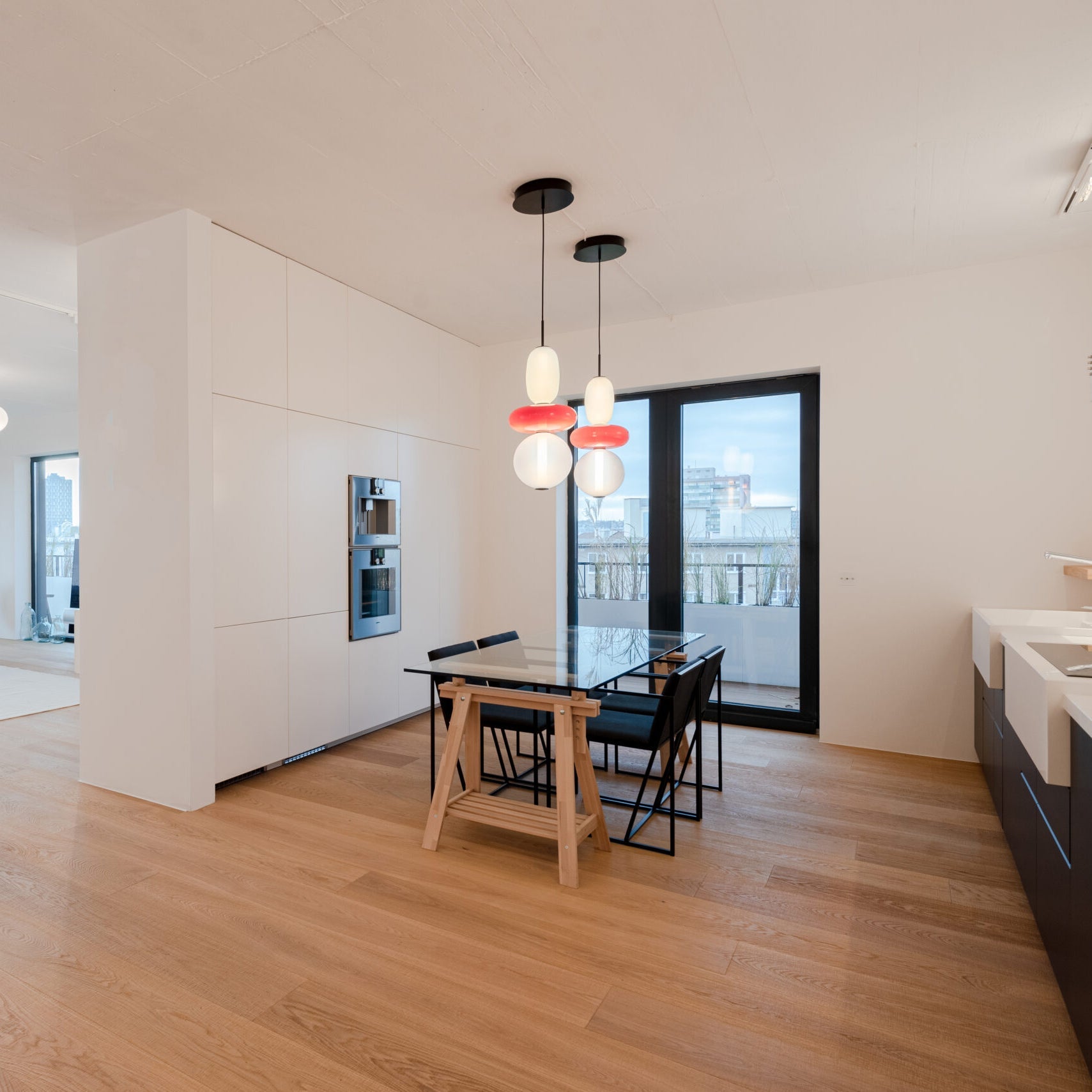 Glazen Hanglamp met Handgeblazen Kappen – Moderne Verlichting met Ambachtelijk Glaswerk | Sansoti