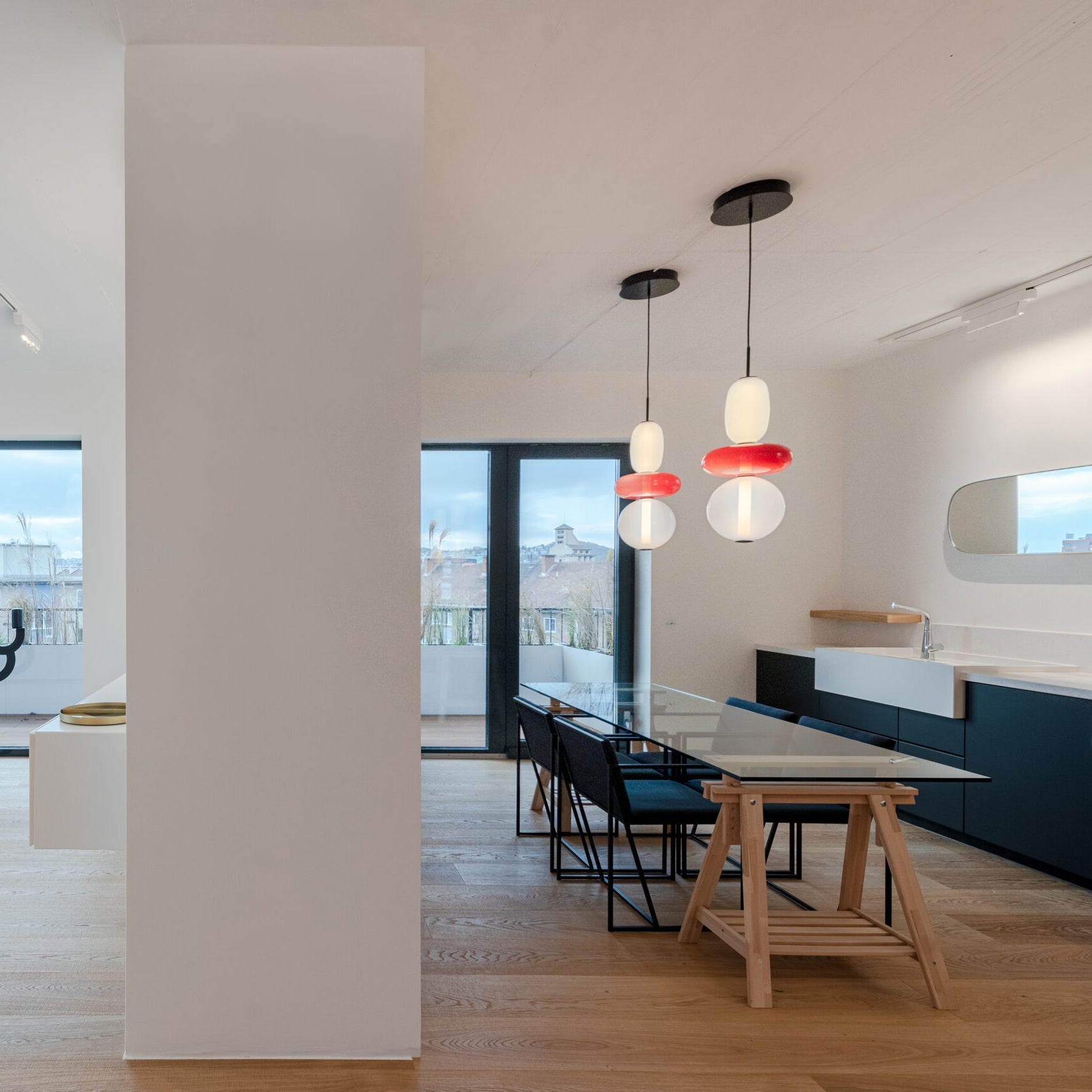 Glazen Hanglamp met Handgeblazen Kappen – Moderne Verlichting met Ambachtelijk Glaswerk | Sansoti