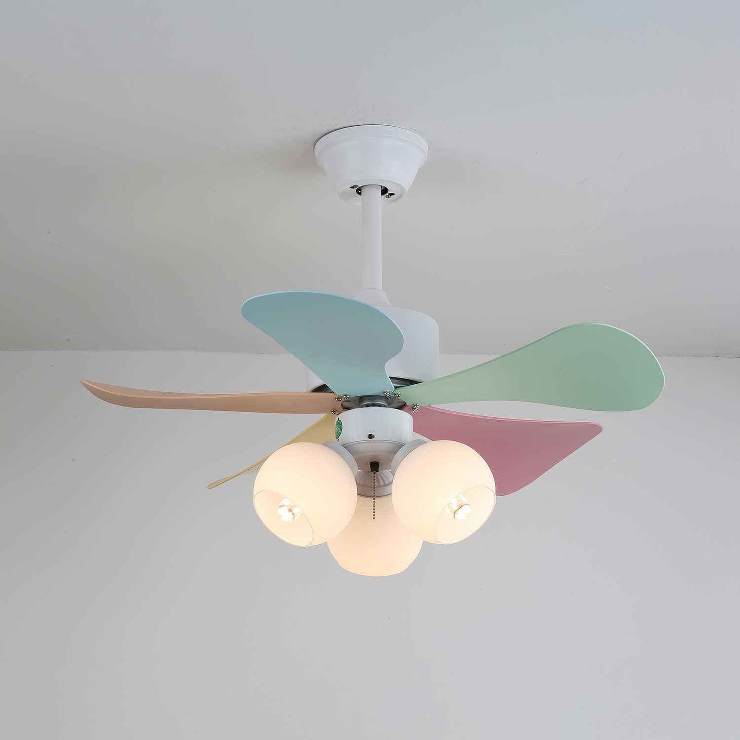Plafondventilator met gekleurd glaslicht – Ø76cm dimbaar – 6 snelheden incl. afstandsbediening – stille motor – modern design voor woonkamer slaapkamer | Sansoti