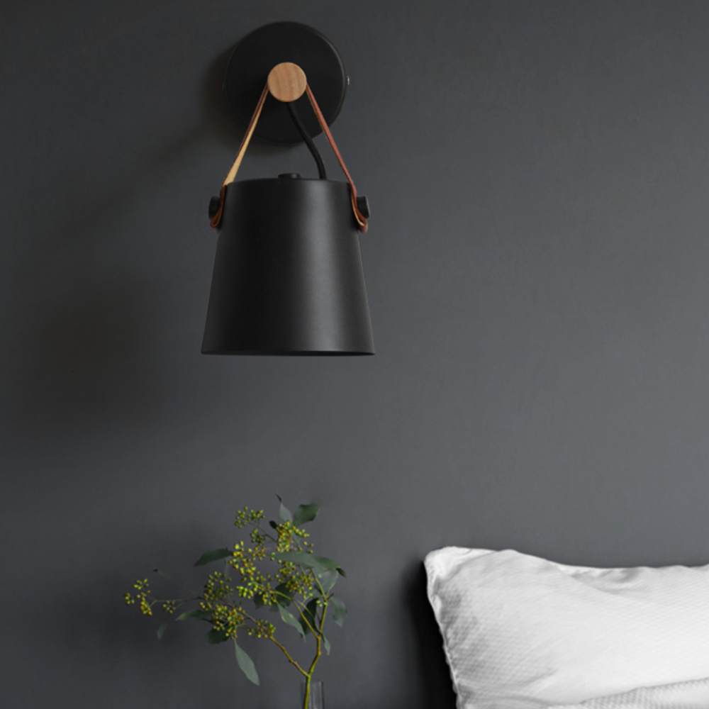 Skandinavische Holz-Wandleuchte mit Metallschirm und Lederband Moderne Design Wandbeleuchtung für Schlafzimmer Wohnzimmer Flur mit E27 Fassung | Restfield
