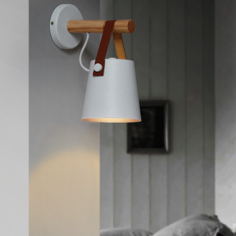 Skandinavische Holz-Wandleuchte mit Metallschirm und Lederband Moderne Design Wandbeleuchtung für Schlafzimmer Wohnzimmer Flur mit E27 Fassung | Restfield
