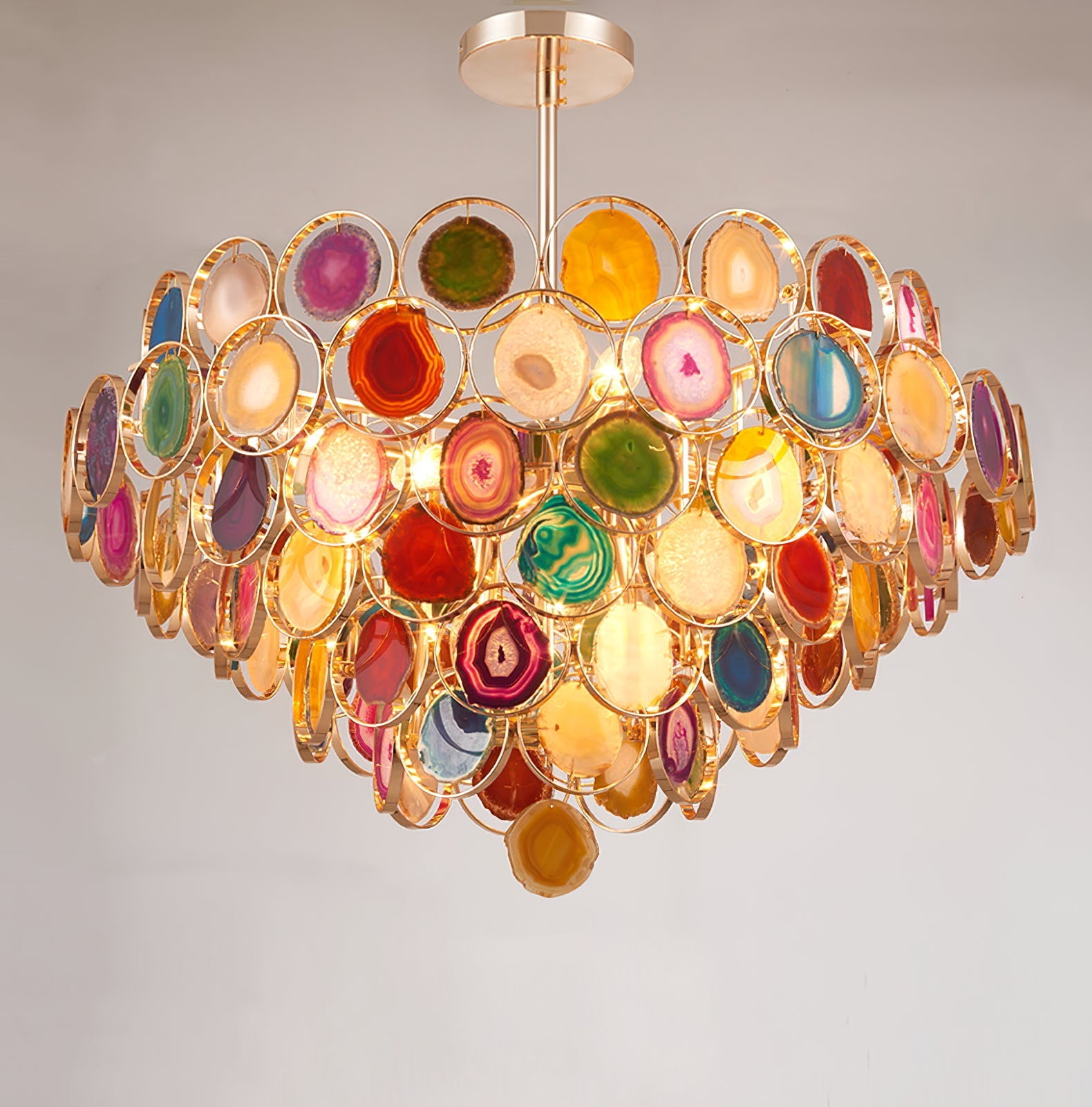 Agaat Kroonluchter – Natuursteen Hanglamp met Goudkleurige Montage – Echt Braziliaans Agaat Verlicht | Sansoti