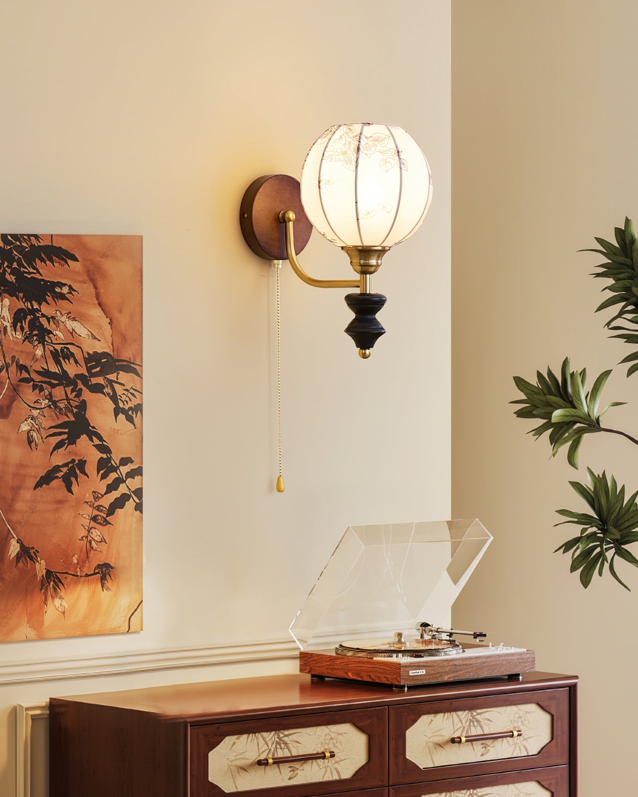 Vintage Wandlamp met Houten Arm en Stoffen Kap – Retro Verlichting met Trekschakelaar | Sansoti
