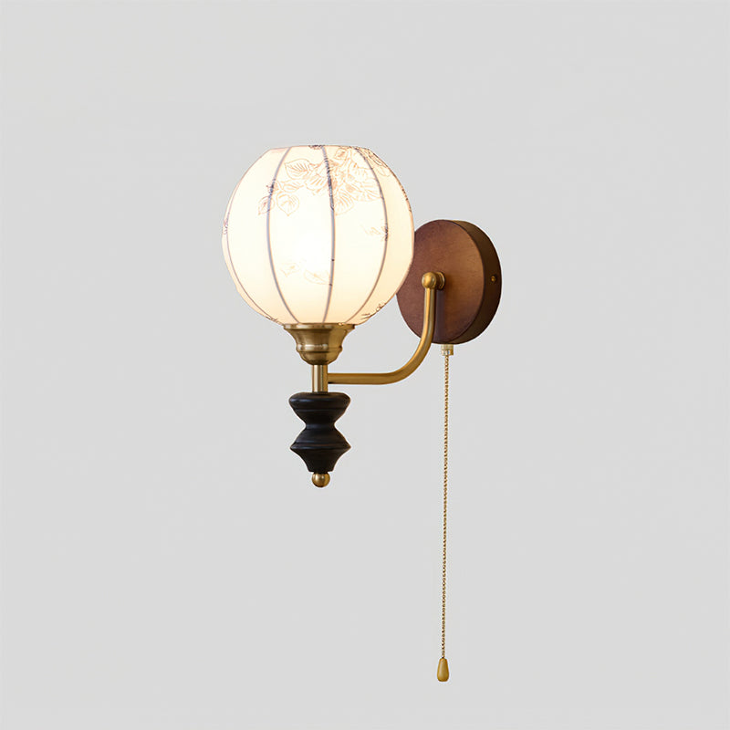 Vintage Wandlamp met Houten Arm en Stoffen Kap – Retro Verlichting met Trekschakelaar | Sansoti