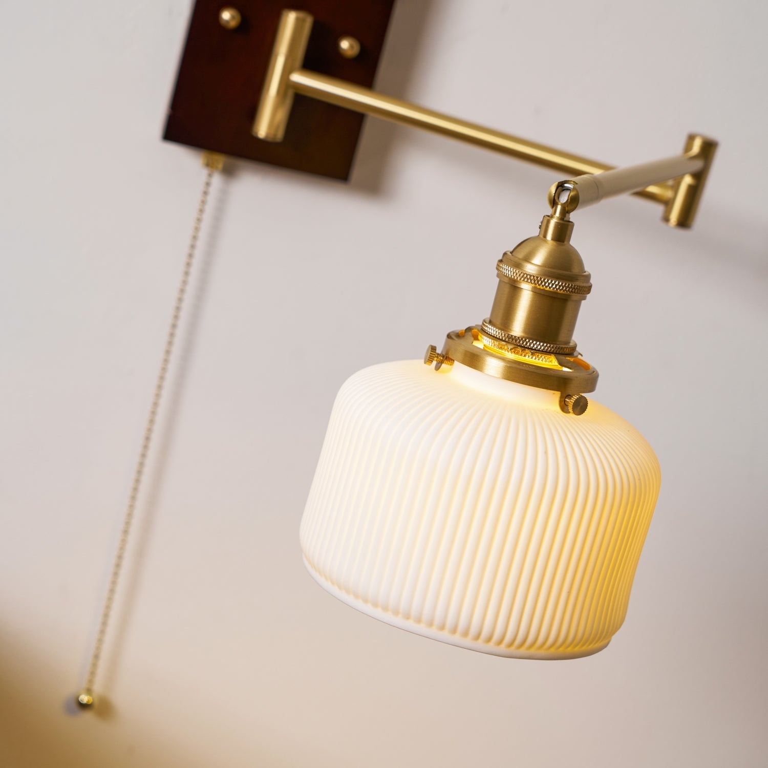 Keramische Wandlamp Geometrisch Design – 5 Modellen Messing & Walnoot | Sansoti