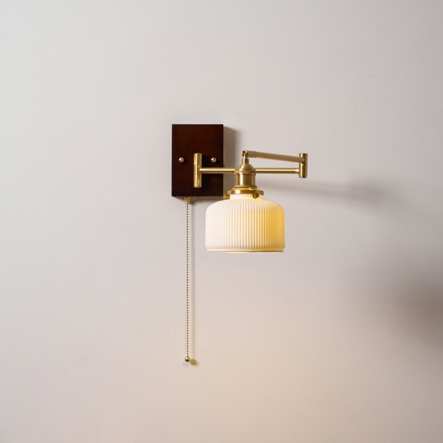 Keramische Wandlamp Geometrisch Design – 5 Modellen Messing & Walnoot | Sansoti