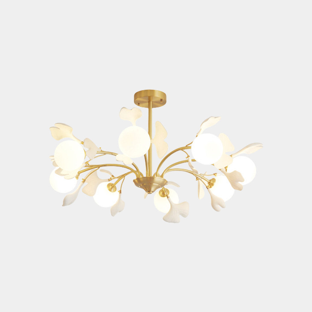 Lustre avec boules en verre, feuilles de ginkgo en céramique et laiton, structure en laiton, lumière chaude, pour salon et salle à manger | Sansoti