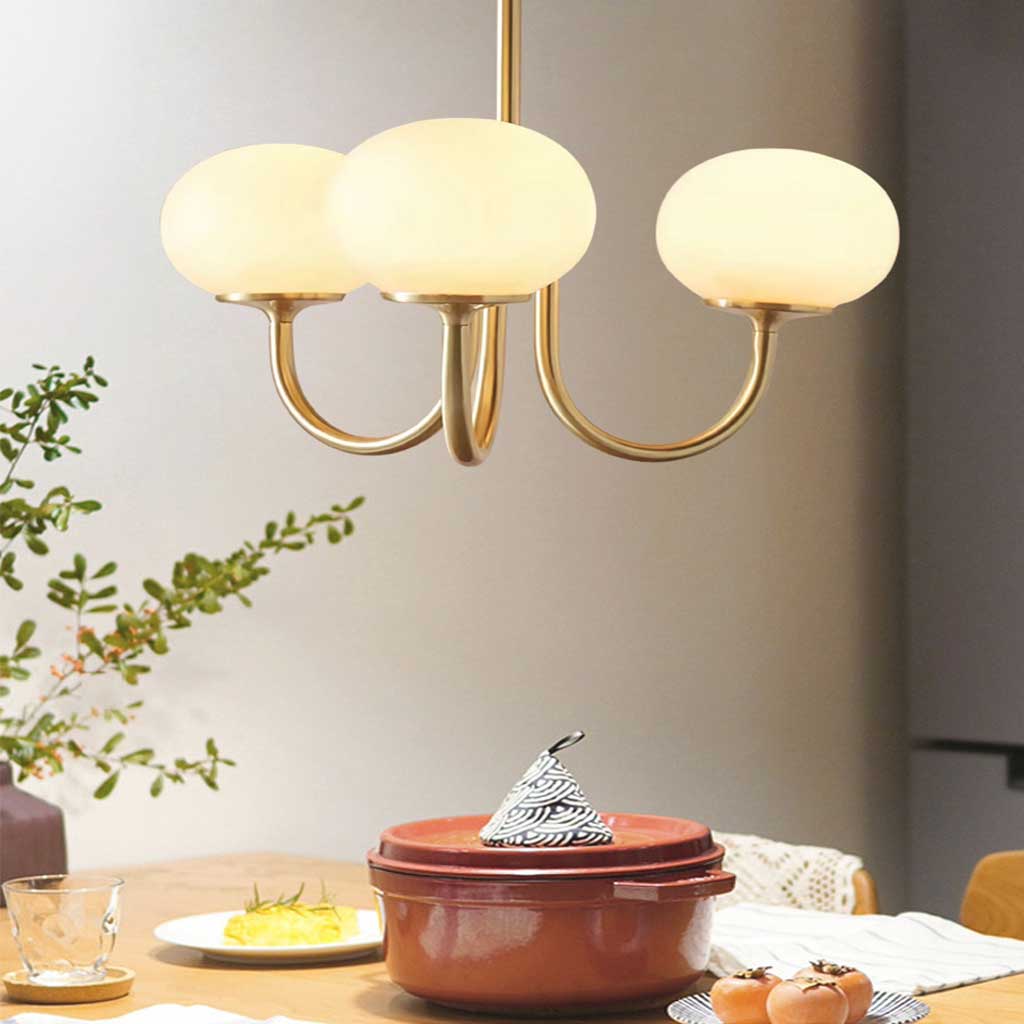 Glaskugel-Kronleuchter mit goldenem Gestell, 3 oder 5 Leuchtmittel, Rosa-Weiß, modern, romantisch, elegante Hängeleuchte für das Wohnzimmer | Sansoti