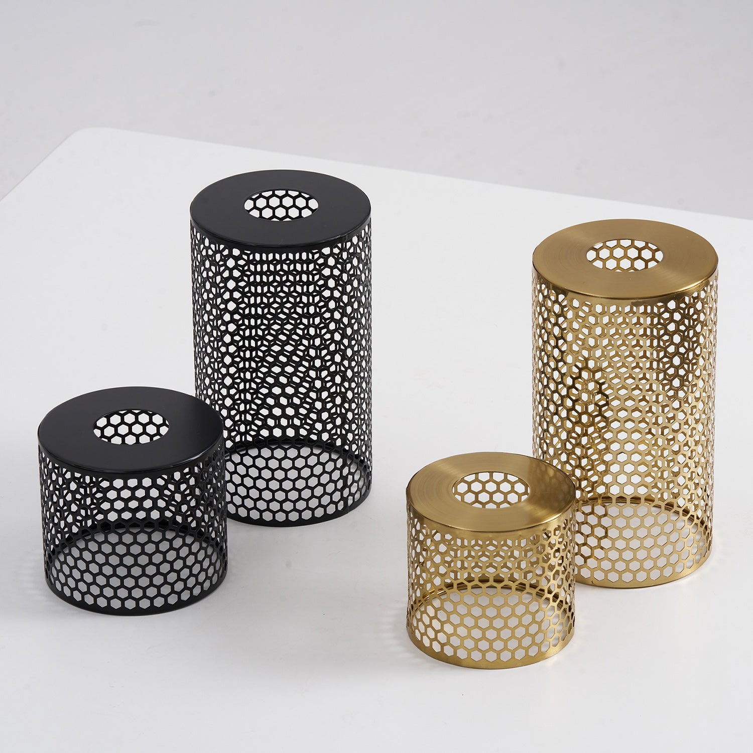 Glazen Hanglamp met Metalen Gaaskap Transparant Amber Zwart Goud 20-30cm Scandinavisch Design Eetkamer Keuken | Sansoti