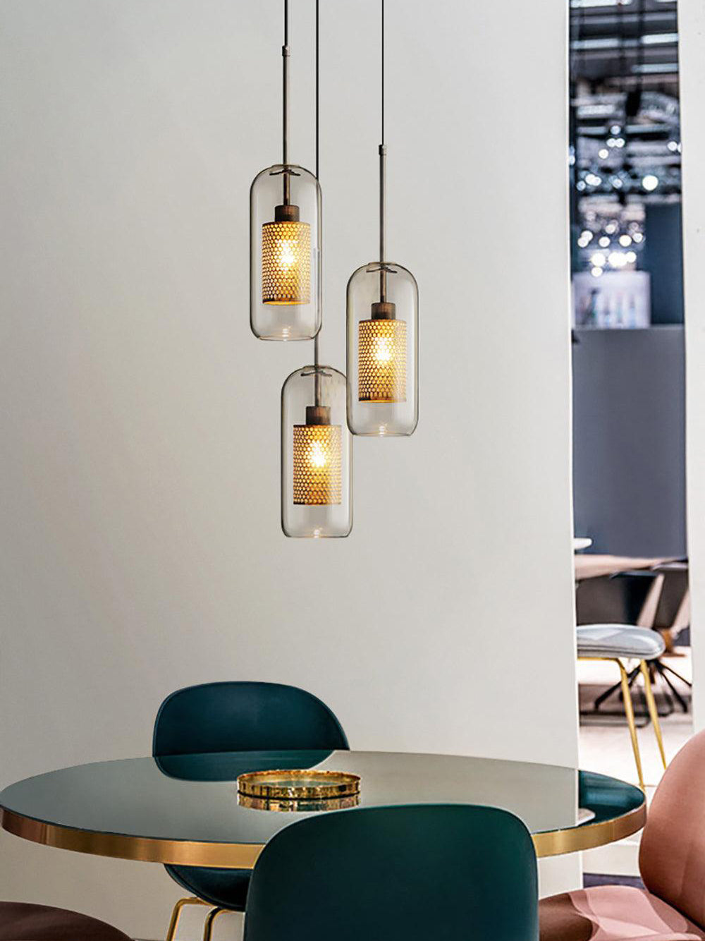 Glazen Hanglamp met Metalen Gaaskap Transparant Amber Zwart Goud 20-30cm Scandinavisch Design Eetkamer Keuken | Sansoti