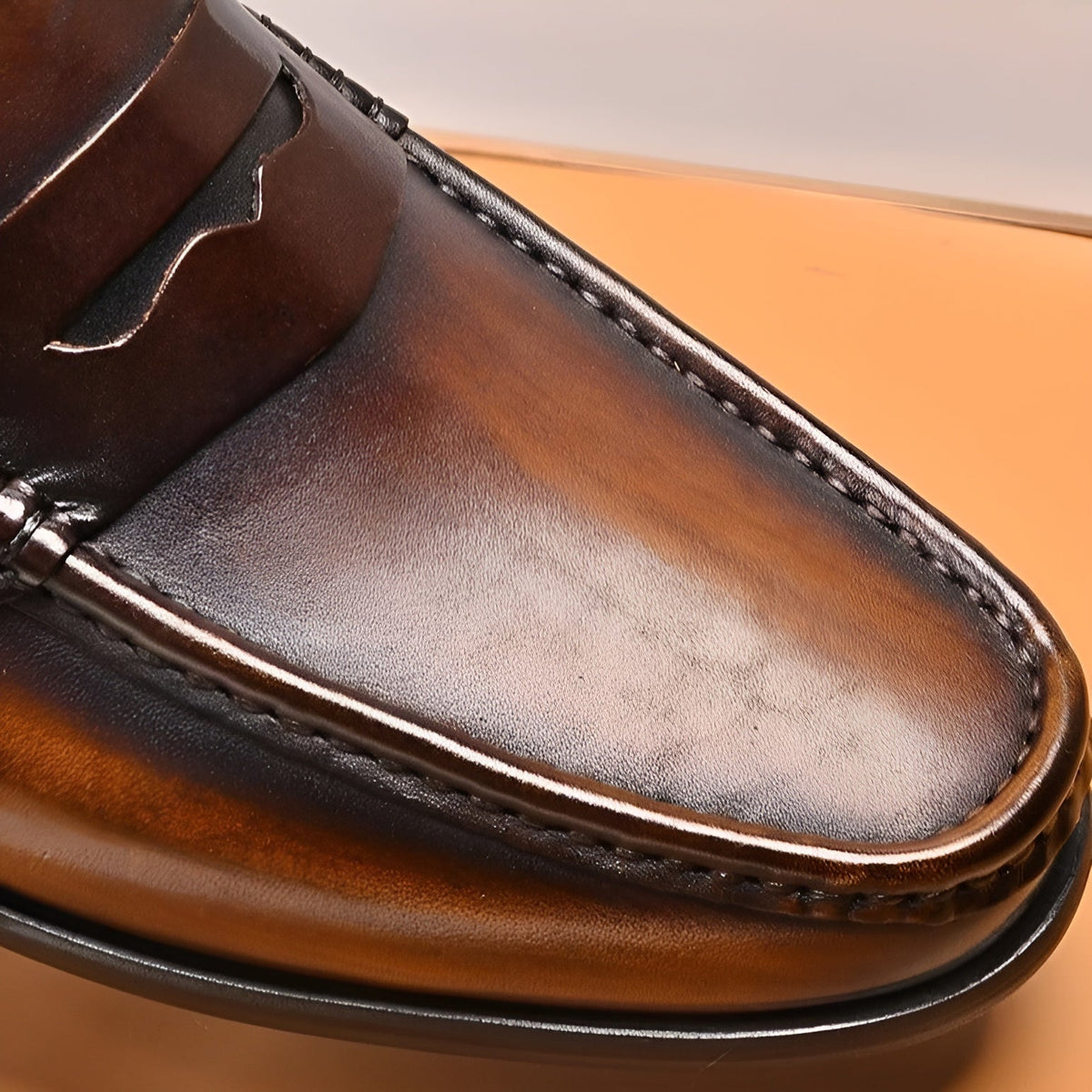 Classic Men's Slip-On Shoes with Moccasin Toe and Penny Strap, Business, Smooth Leather, Formal, Comfortable, Elegant | Sansoti