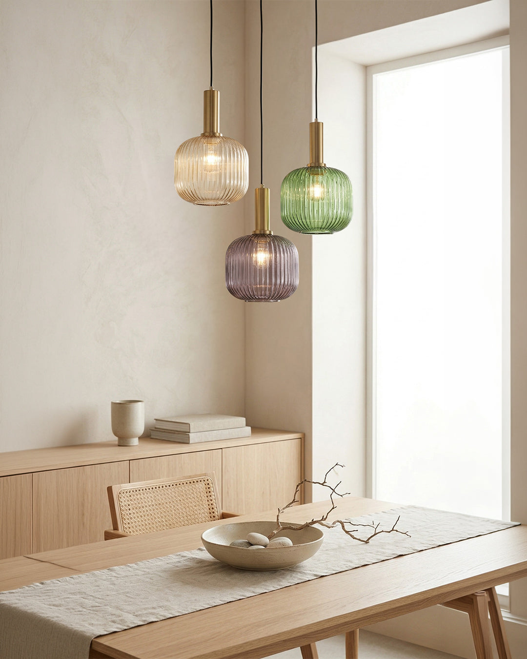CLYDE Moderne Hanglamp met Gekleurde Glazen Kap – Scandinavisch Design voor Woonkamer & Eetkamer – E27 Fitting | Sansoti