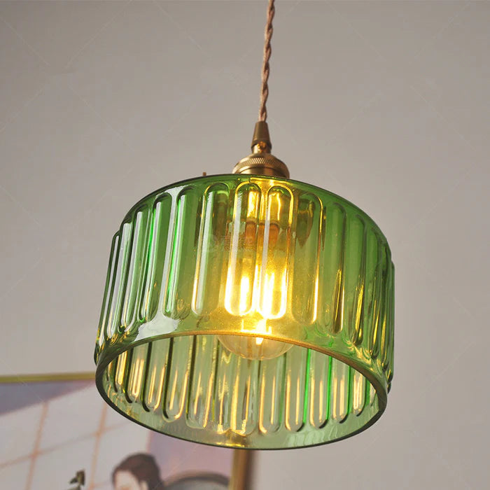 Grüne Transparente Glas-Hängeleuchte Mit Gerippter Struktur Und Messingfassung Vintage E27 Deckenlampe Für Esszimmer Wohnzimmer Und Küche | Restfield