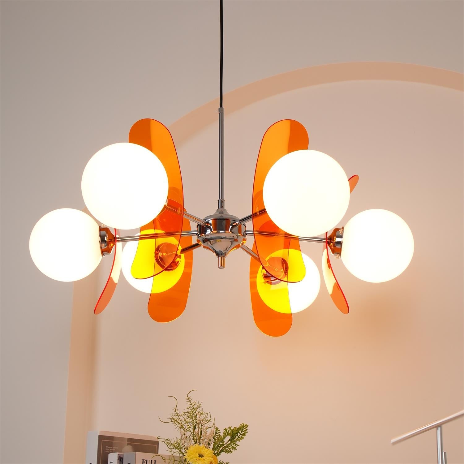 Moderne Sputnik Kroonluchter met Gekleurde Acryl Elementen en Witte Glazen Bollen – Design Hanglamp Meerdere Lichtpunten | Sansoti