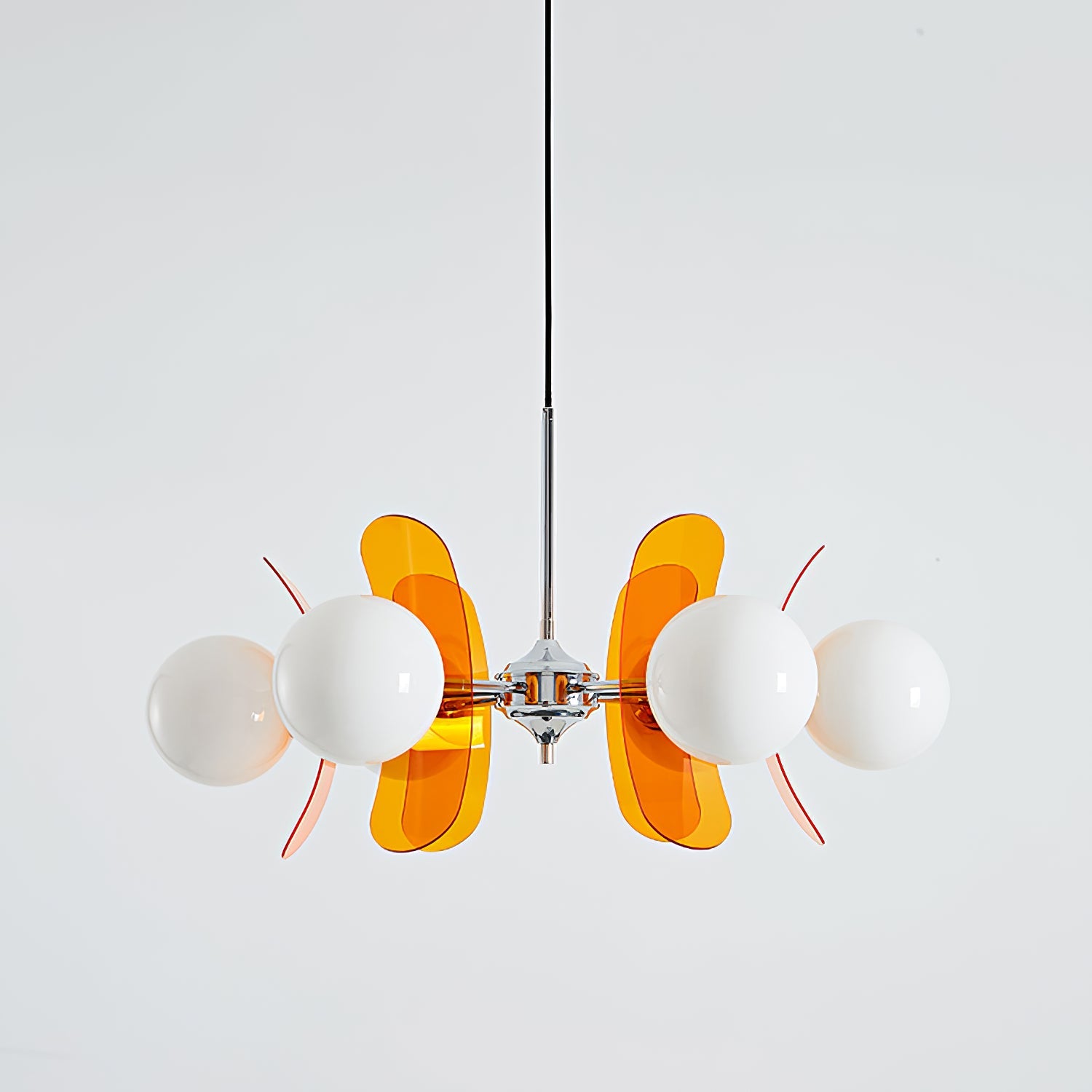 Moderne Sputnik Kroonluchter met Gekleurde Acryl Elementen en Witte Glazen Bollen – Design Hanglamp Meerdere Lichtpunten | Sansoti