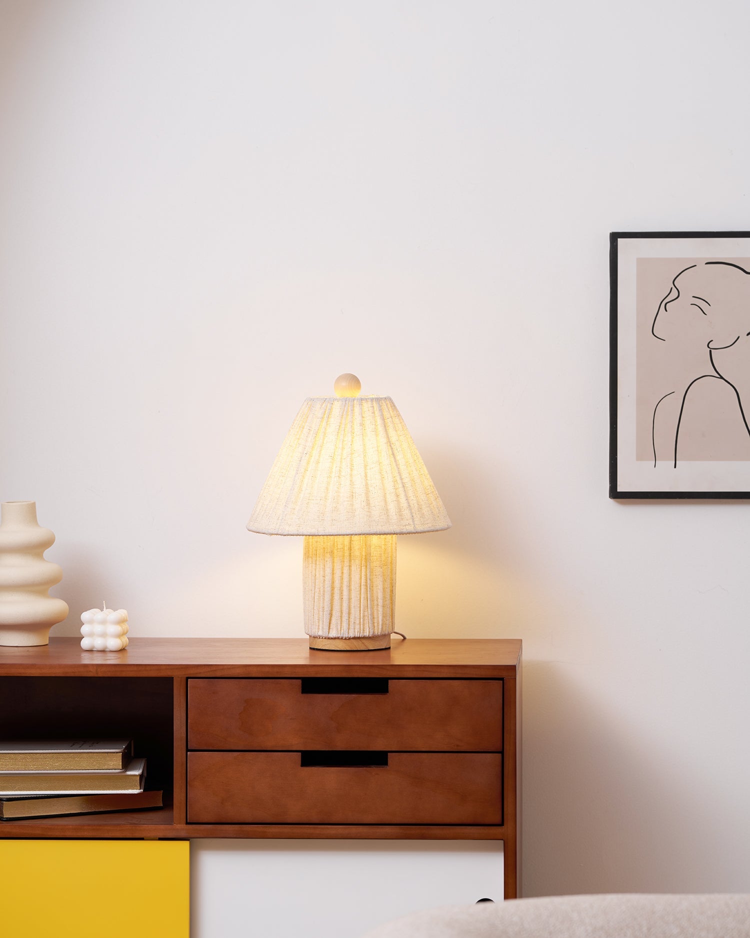 Retro Tafellamp met Geplooide Stoffen Kap – Warm Zacht Licht – Scandinavisch Minimalistisch Design voor Slaapkamer Woonkamer | Sansoti