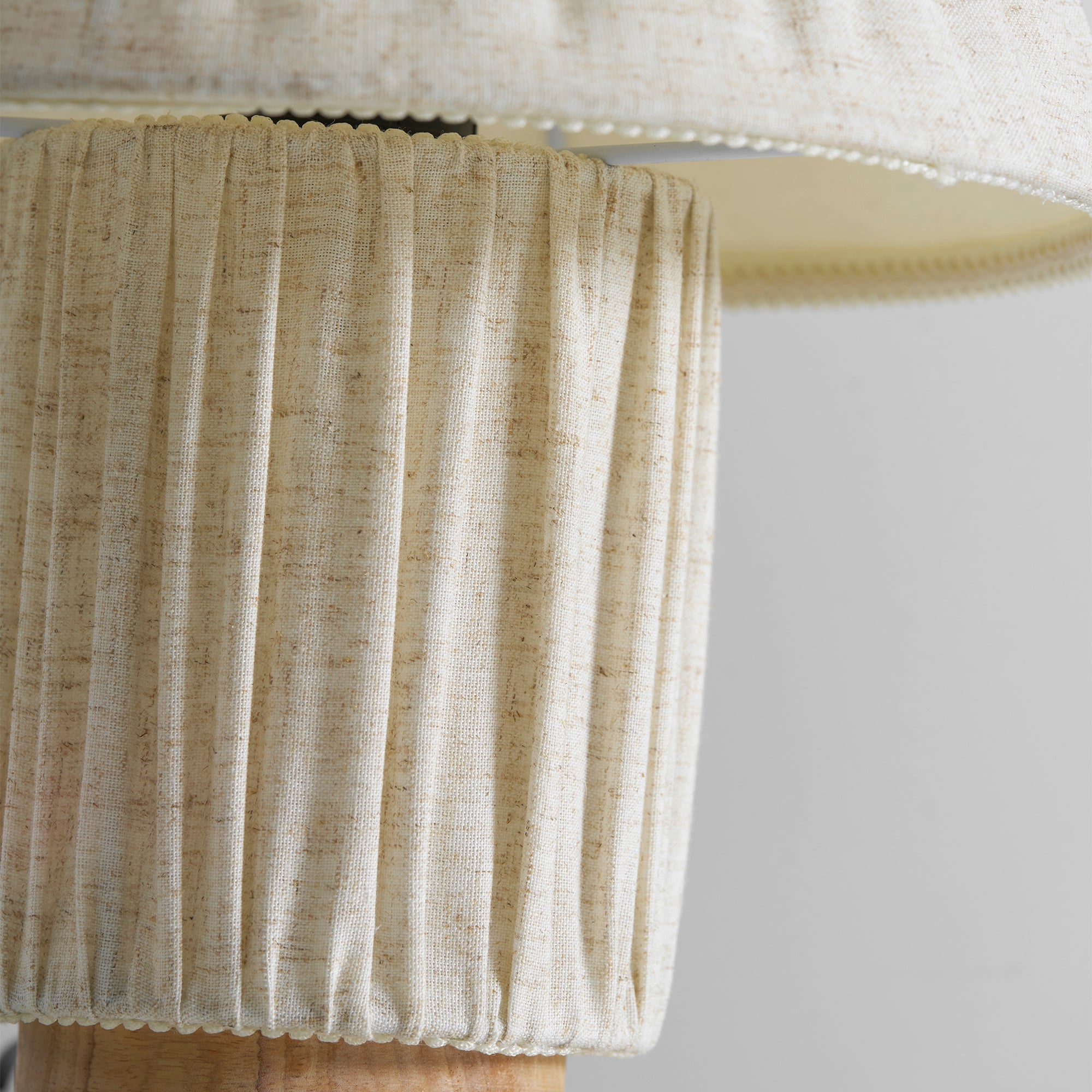 Retro Tafellamp met Geplooide Stoffen Kap – Warm Zacht Licht – Scandinavisch Minimalistisch Design voor Slaapkamer Woonkamer | Sansoti