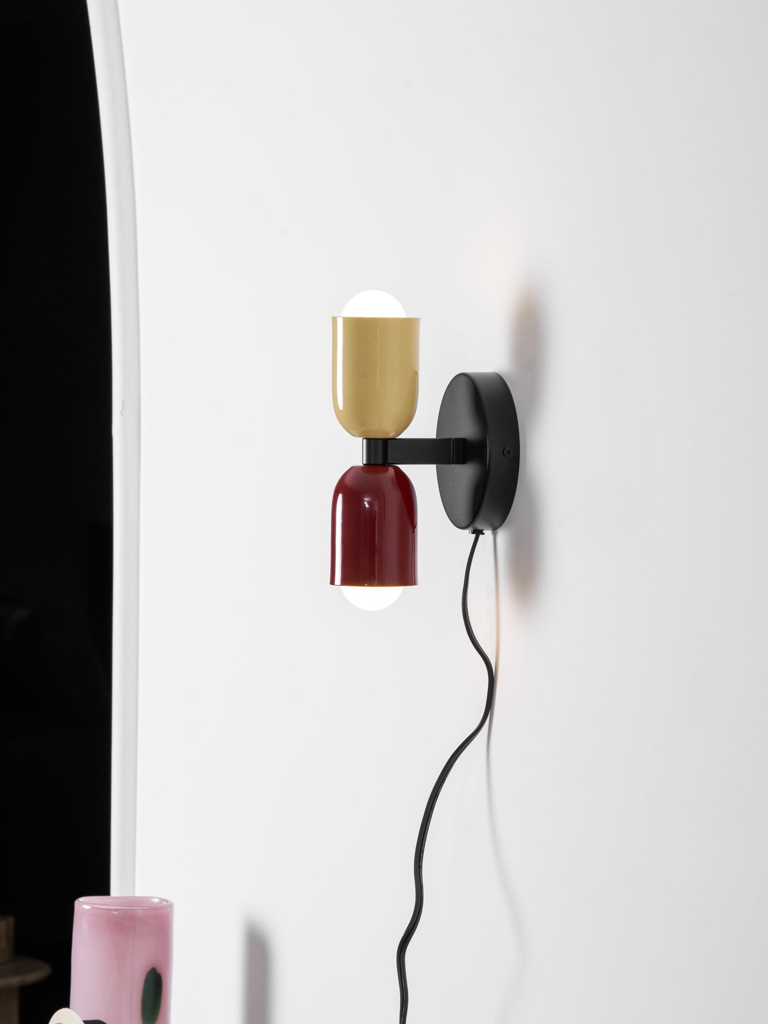 Dubbele Wandlamp met Stekker Lichtrichting Boven en Beneden Metalen Armatuur Gekleurde Kap E26 / E27 Fitting | Sansoti