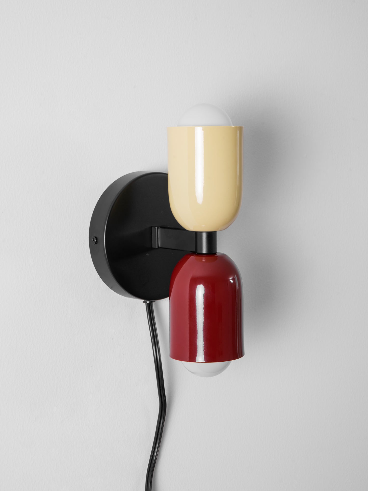 Dubbele Wandlamp met Stekker Lichtrichting Boven en Beneden Metalen Armatuur Gekleurde Kap E26 / E27 Fitting | Sansoti
