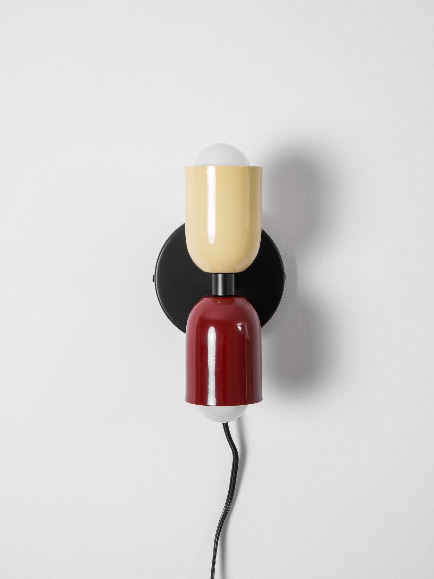 Dubbele Wandlamp met Stekker Lichtrichting Boven en Beneden Metalen Armatuur Gekleurde Kap E26 / E27 Fitting | Sansoti