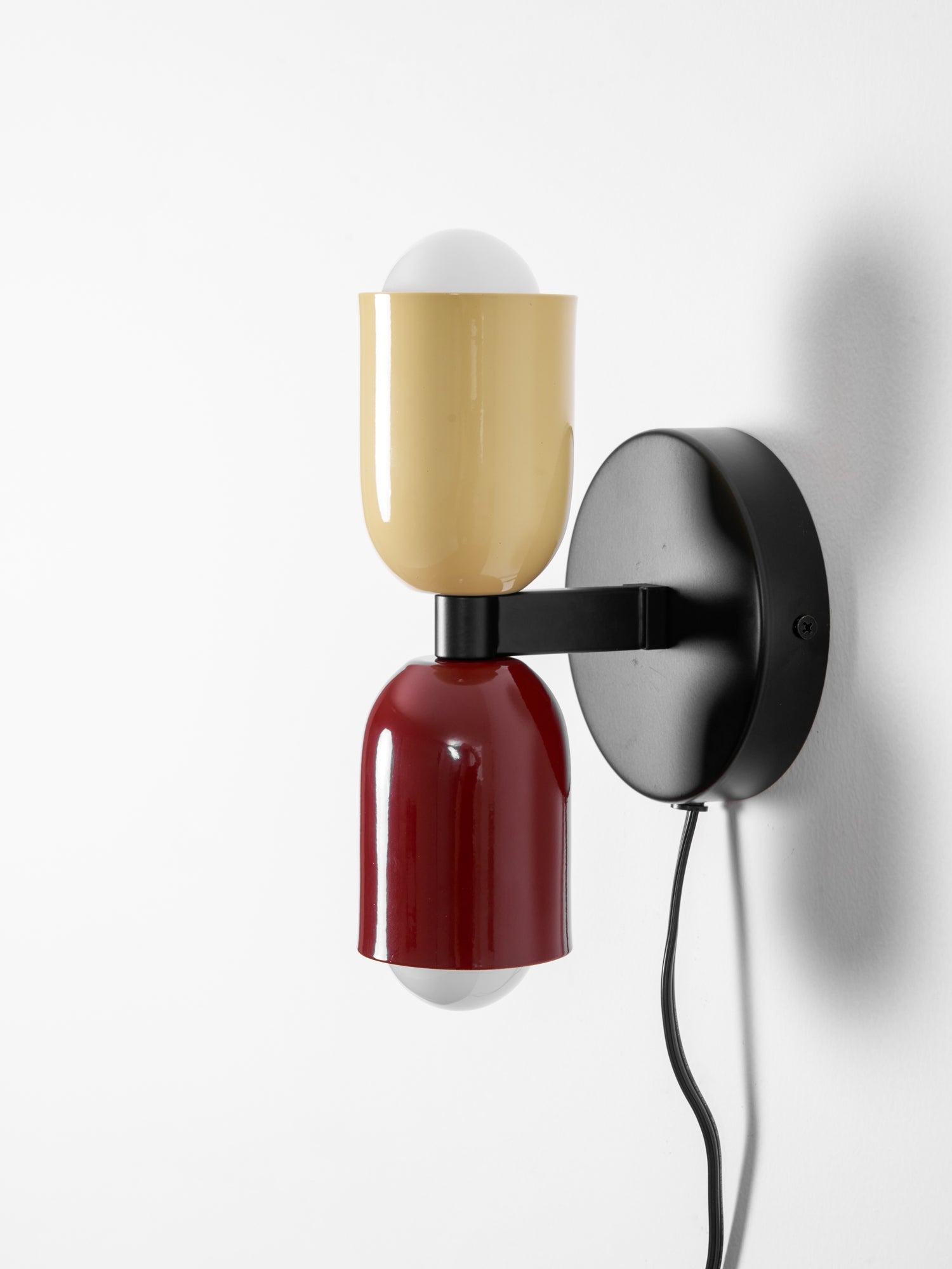 Dubbele Wandlamp met Stekker Lichtrichting Boven en Beneden Metalen Armatuur Gekleurde Kap E26 / E27 Fitting | Sansoti