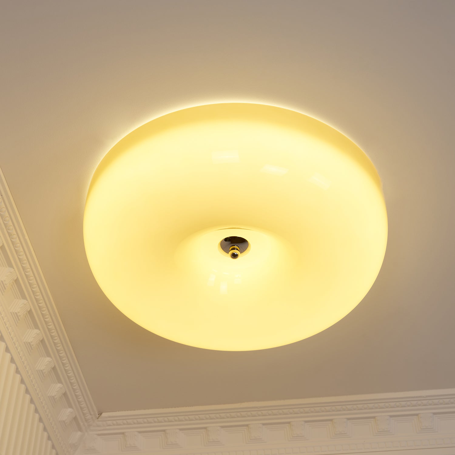 Plafondlamp Melkglas 32–46 cm | Glazen Bol met Zilveren Accent | Dimbare Plafondverlichting Warm Wit | Sansoti