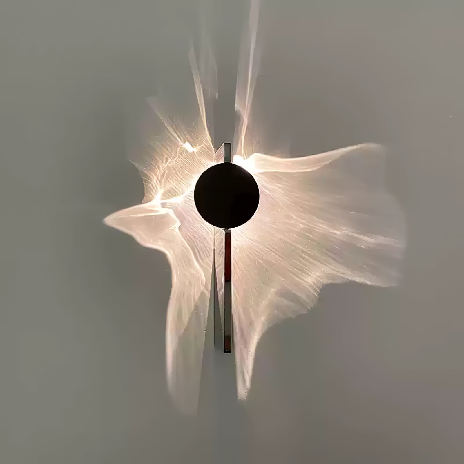 Kinetic Shadow Wandlamp Sculptuur met Verchroomde Schaduwprojectie | Sansoti