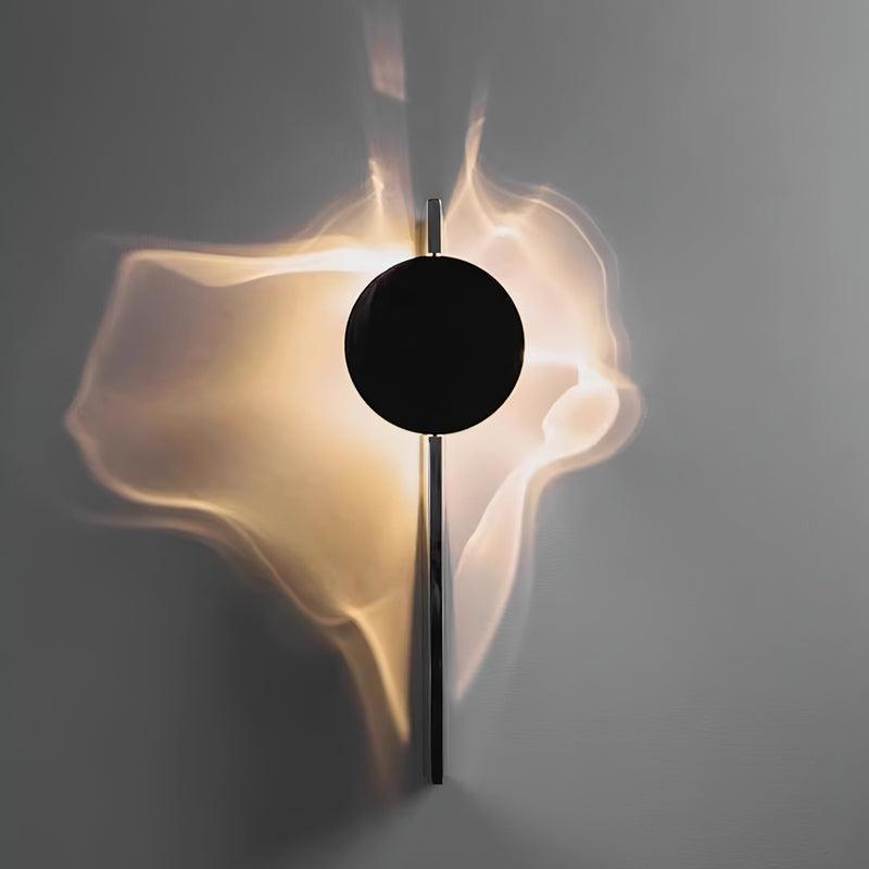 Kinetic Shadow Wandlamp Sculptuur met Verchroomde Schaduwprojectie | Sansoti