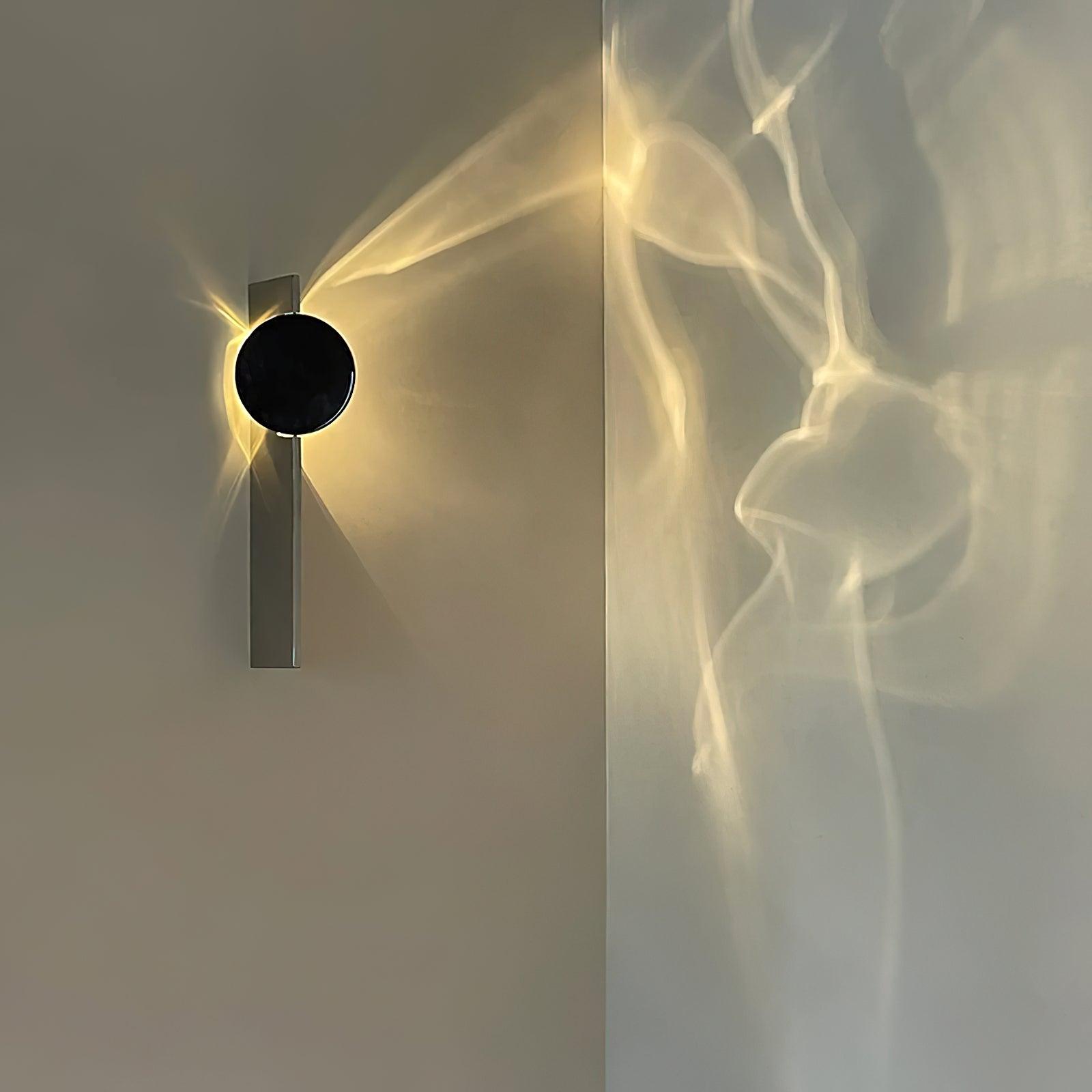 Kinetic Shadow Wandlamp Sculptuur met Verchroomde Schaduwprojectie | Sansoti